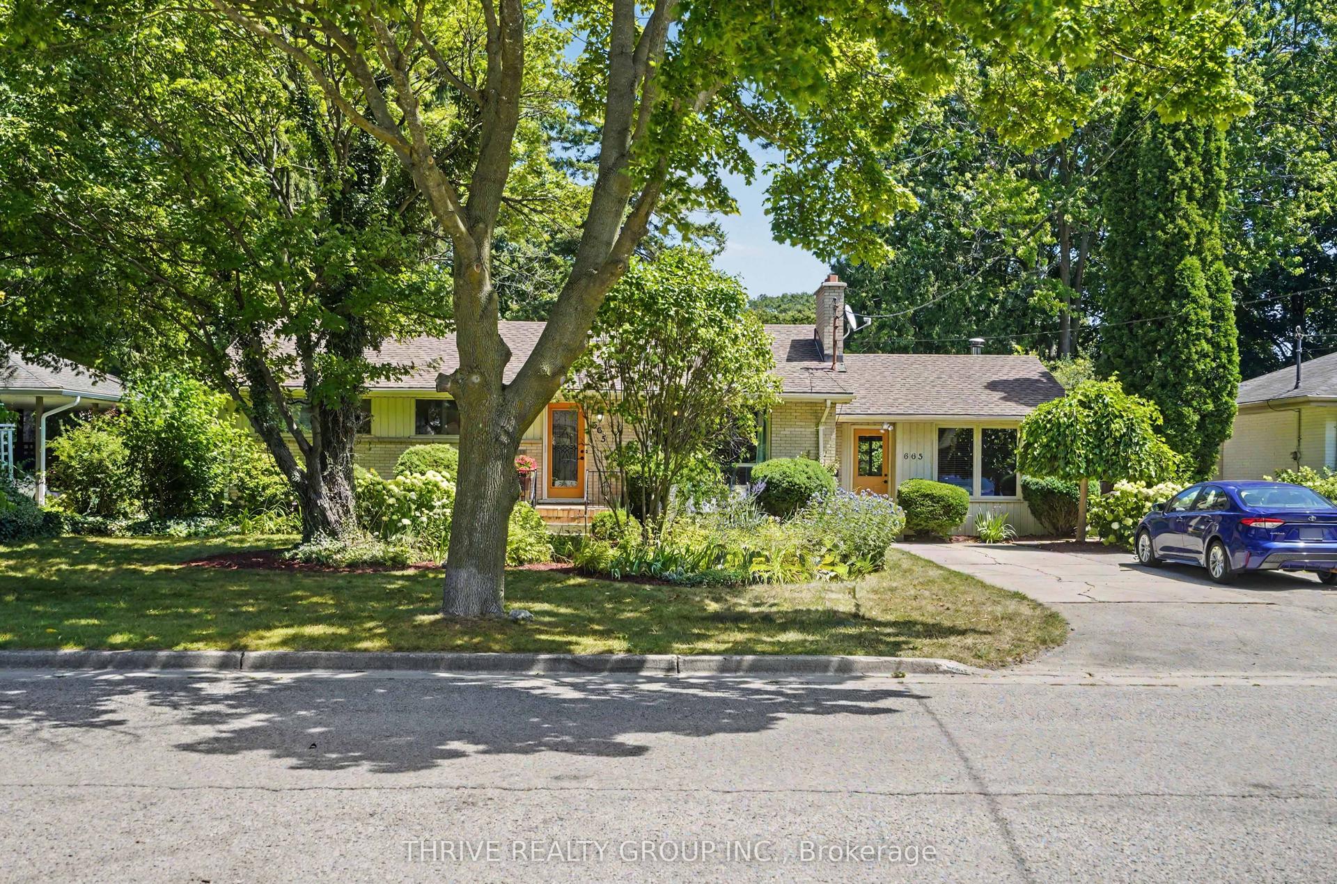 665 Kildare Road, London North — Detached for sale, photo 1