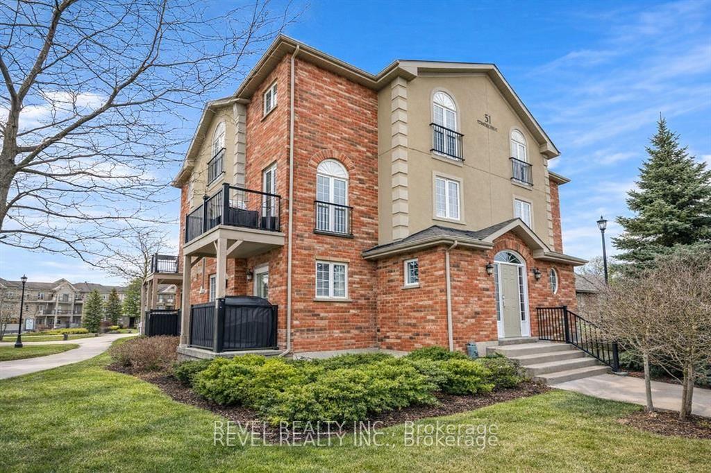 51 Ferndale Drive S 5 #5 — photo 1