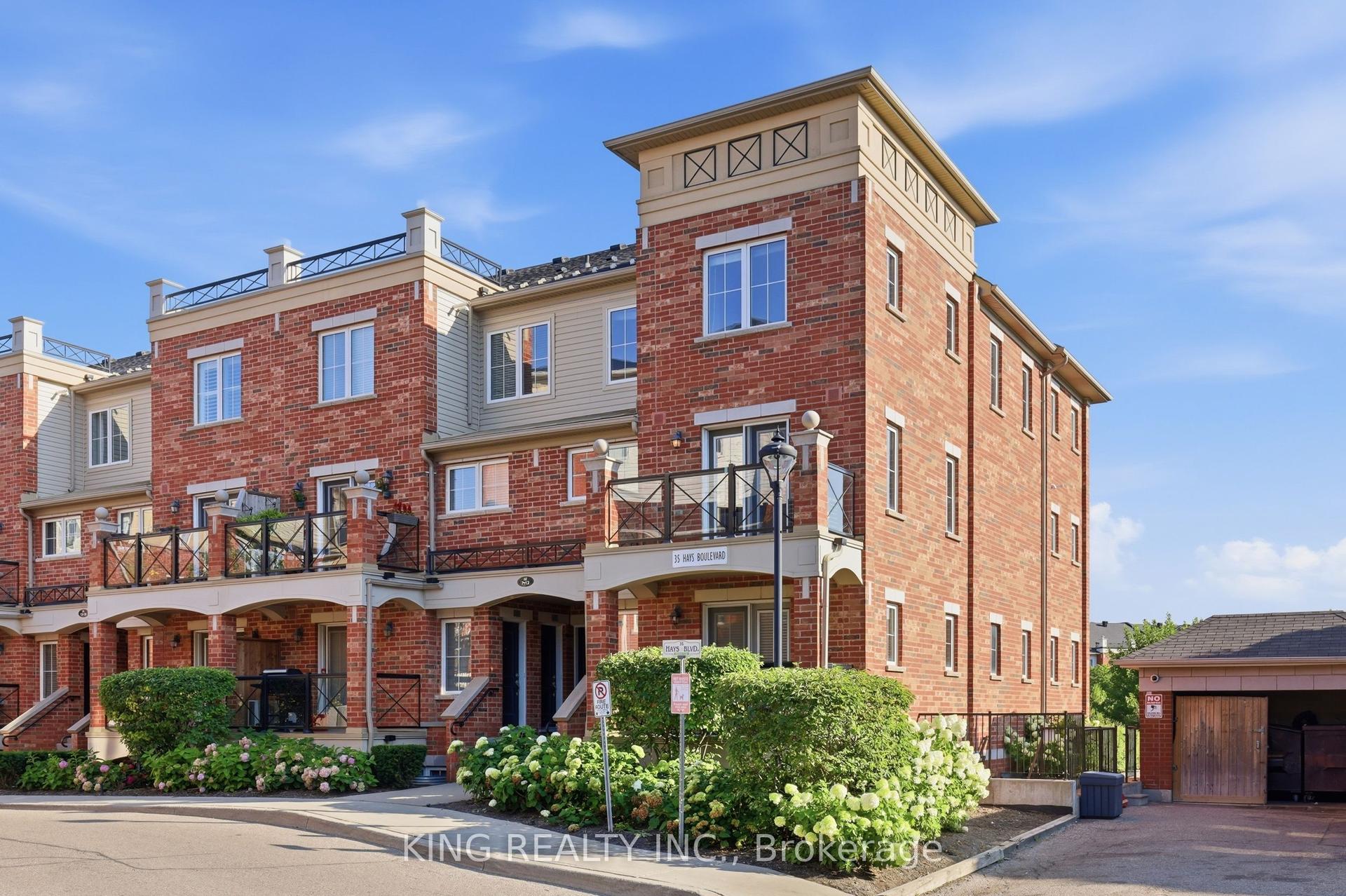 35 Hays Boulevard 8 #8, Oakville — Condo Town for sale, photo 1