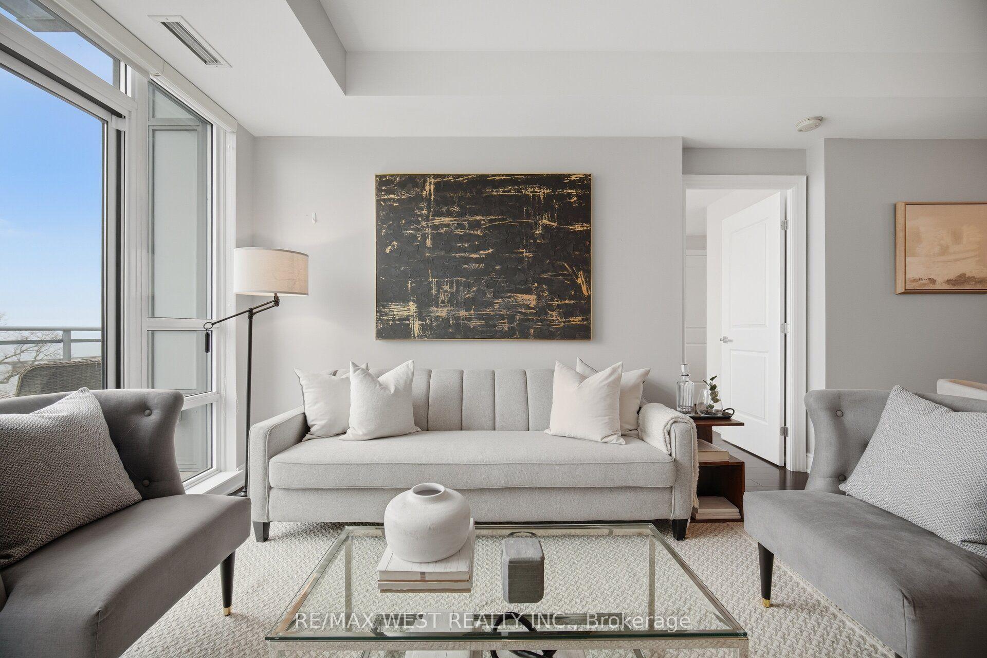 3500 Lakeshore Road W 825 #825 — photo 1