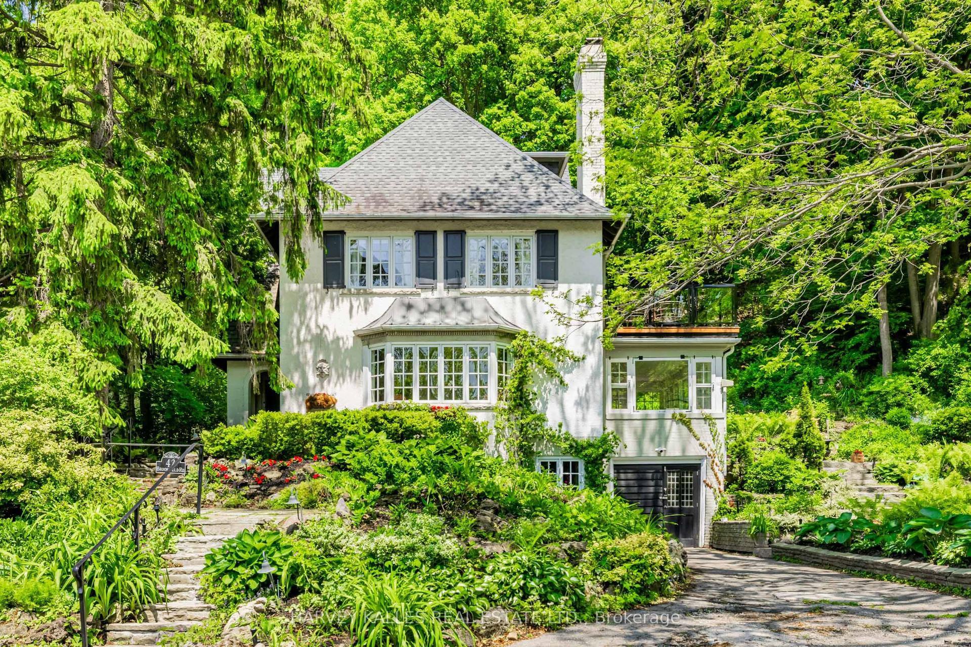 42 Brookfield Road — photo 1