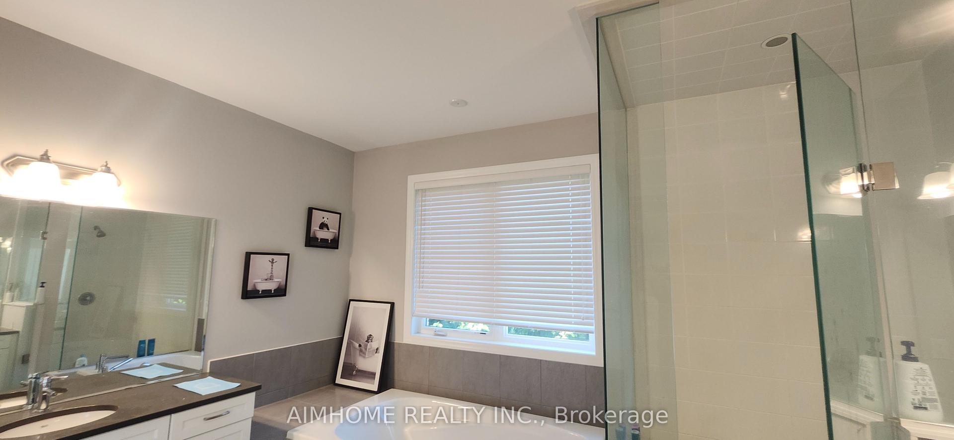 58 Major Crescent, Aurora — Detached for lease, photo 1