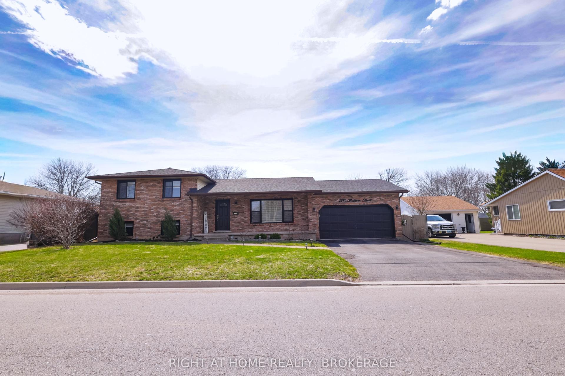 7698 Mulhern Street, Niagara Falls — Detached for sale, photo 1