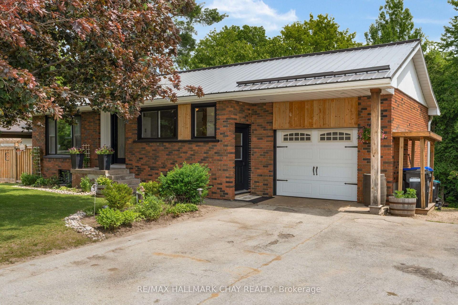 2 Wyant Drive — photo 1