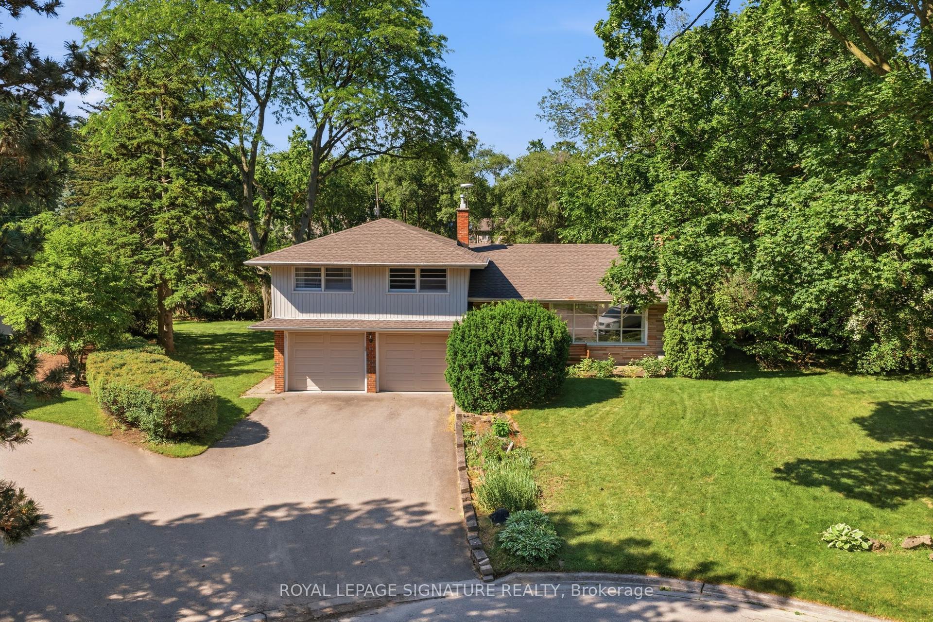 308 South Court S, Burlington — Detached for sale, photo 1