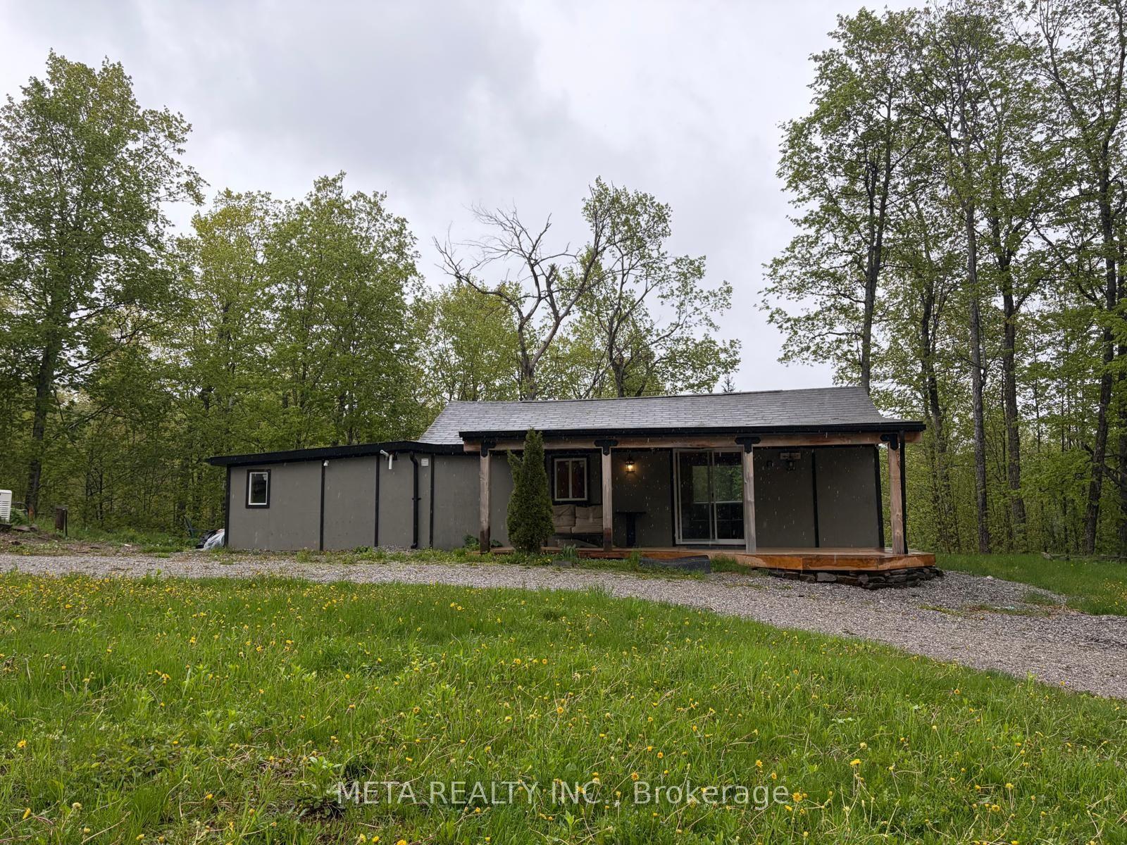 106 Boundary Lane — photo 1