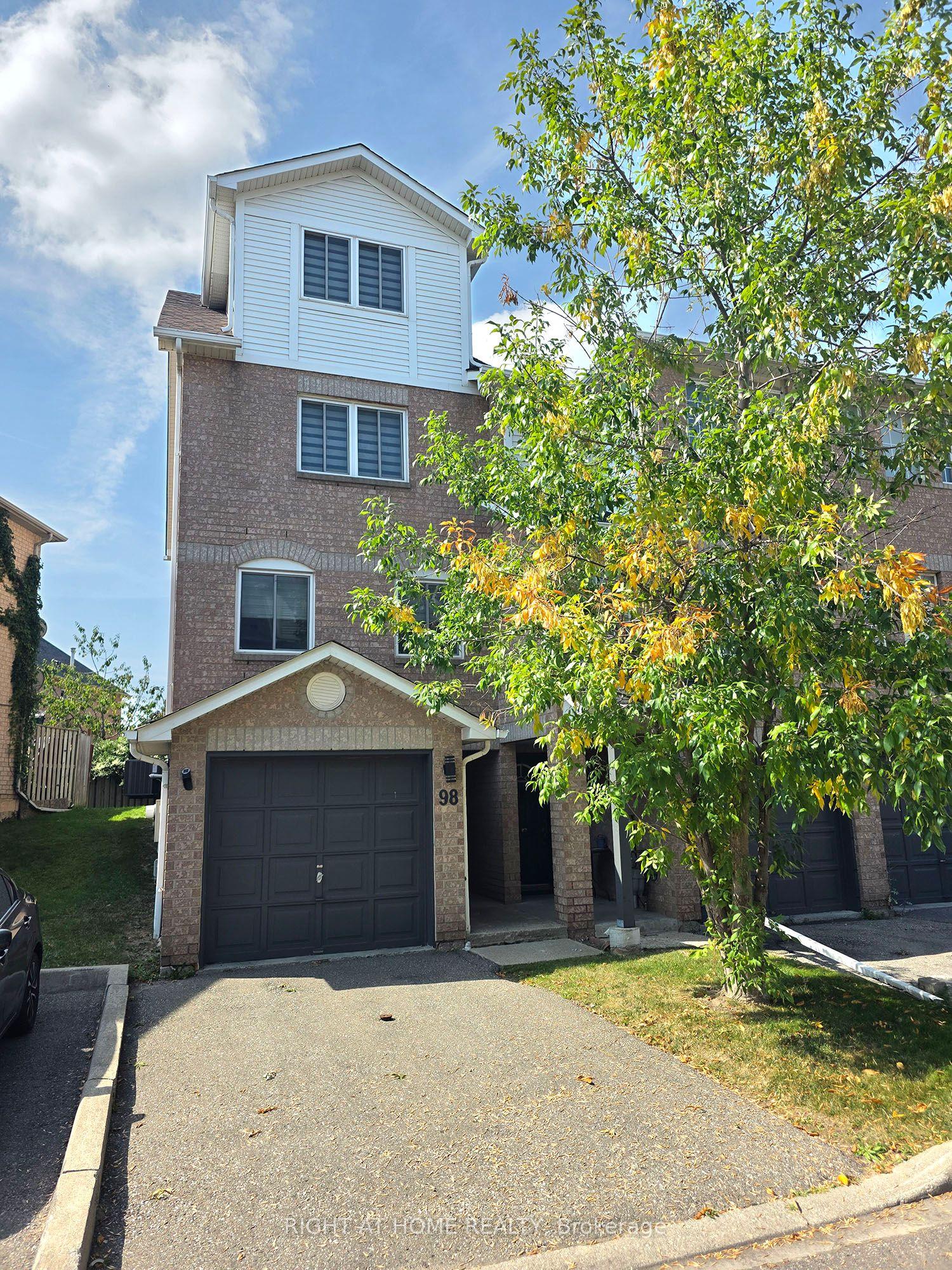 98 Spadina Road — photo 1