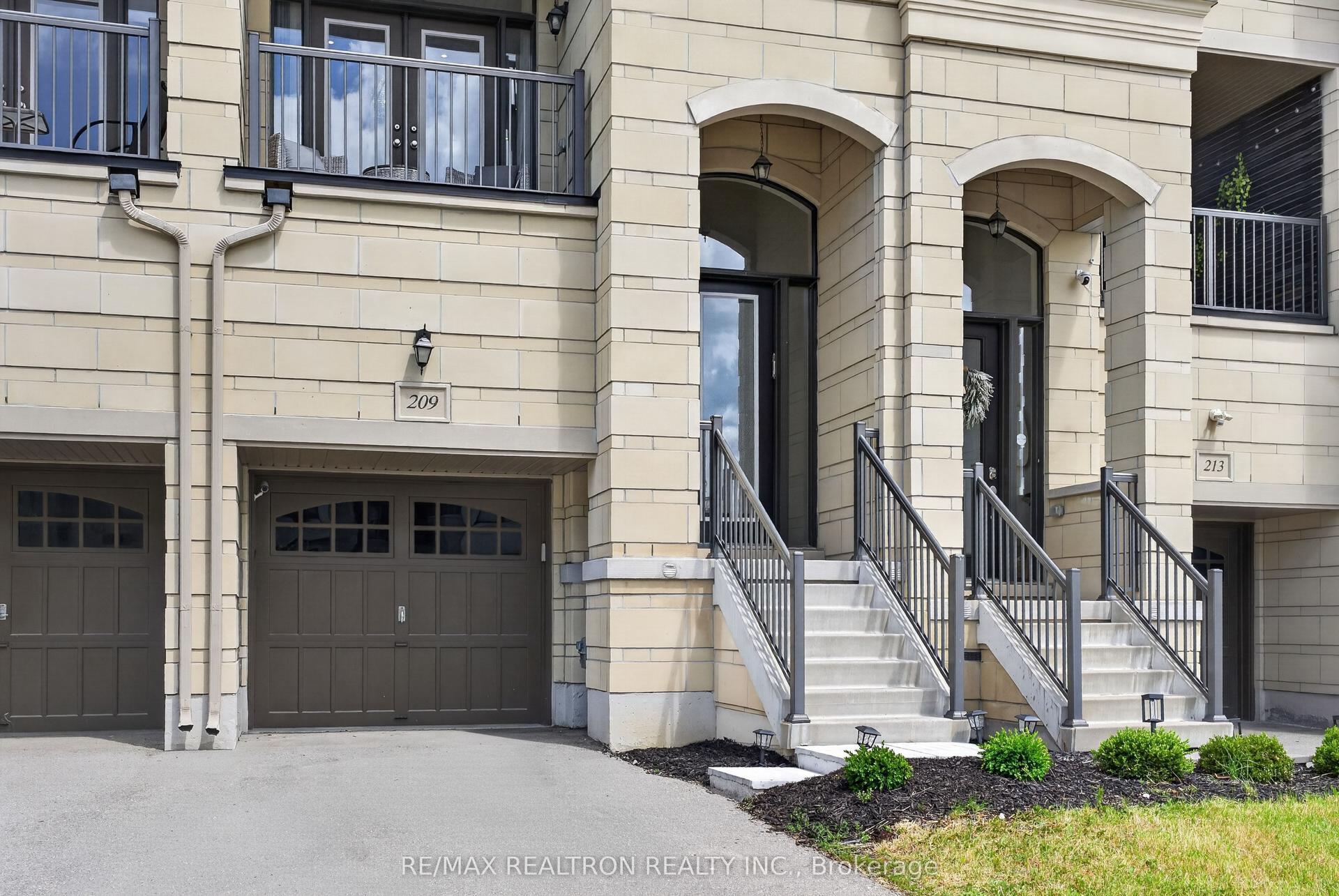 209 Arianna Crescent — photo 1