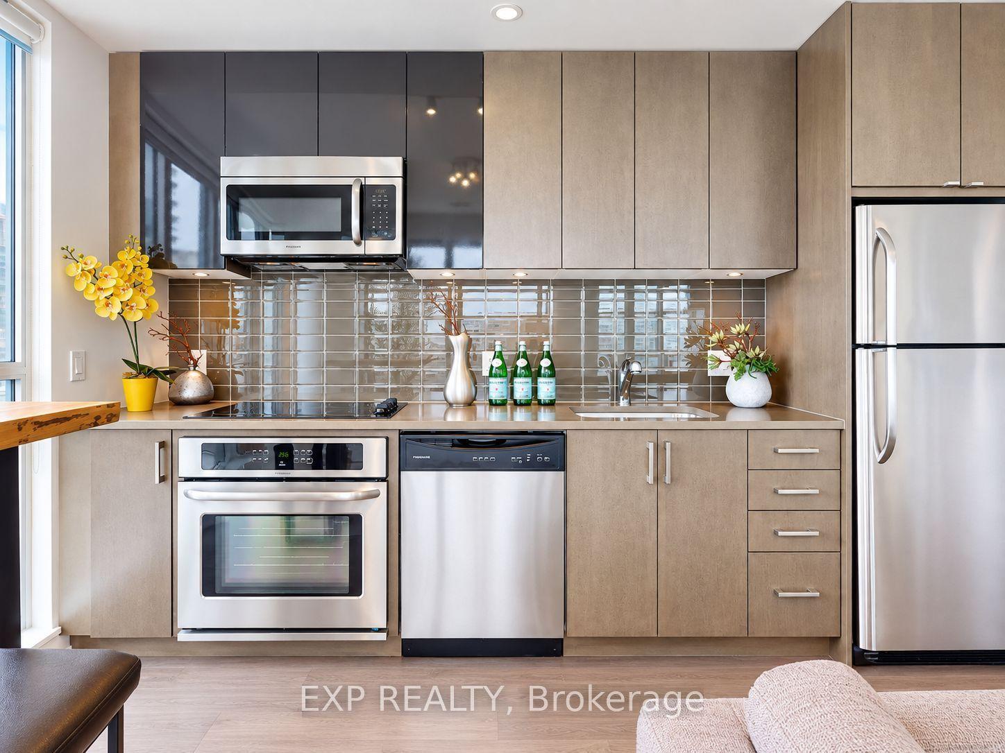 89 Dunfield Avenue 1002 #1002, Toronto — Condo for lease, photo 1