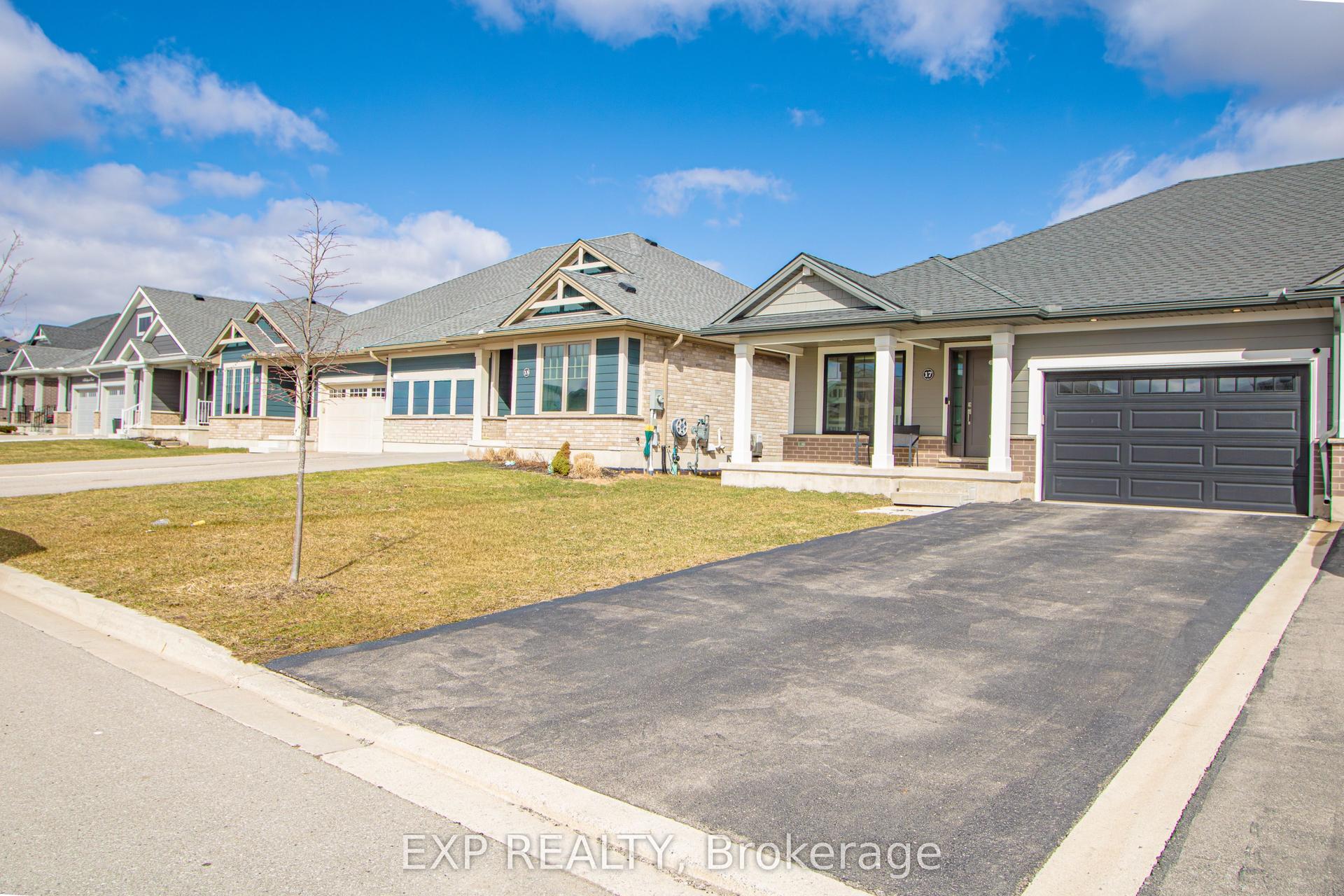 17 Harlequin Court — photo 1