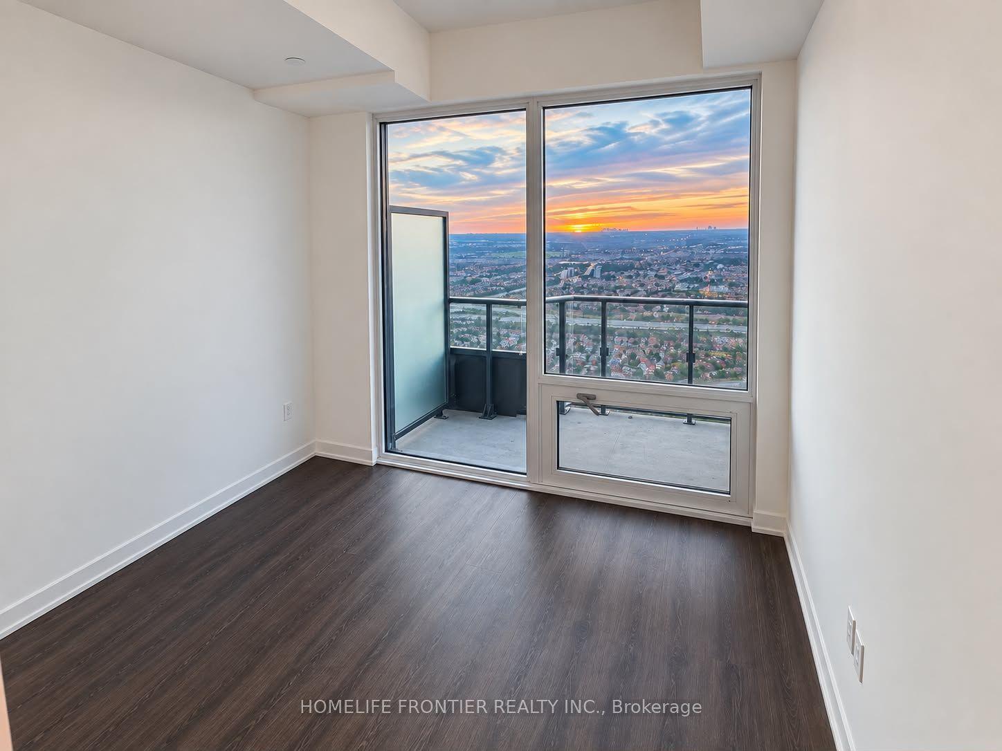 448 Burnhamthorpe Road W 7303 #7303, Mississauga — Condo for lease, photo 1