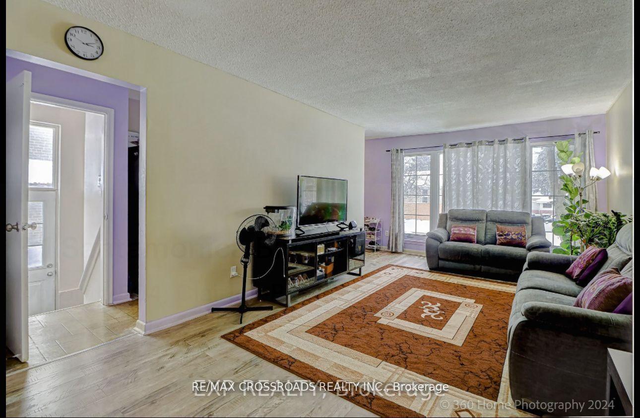 51 SANTAMONICA Boulevard S, Toronto — Semi-Detached for lease, photo 1