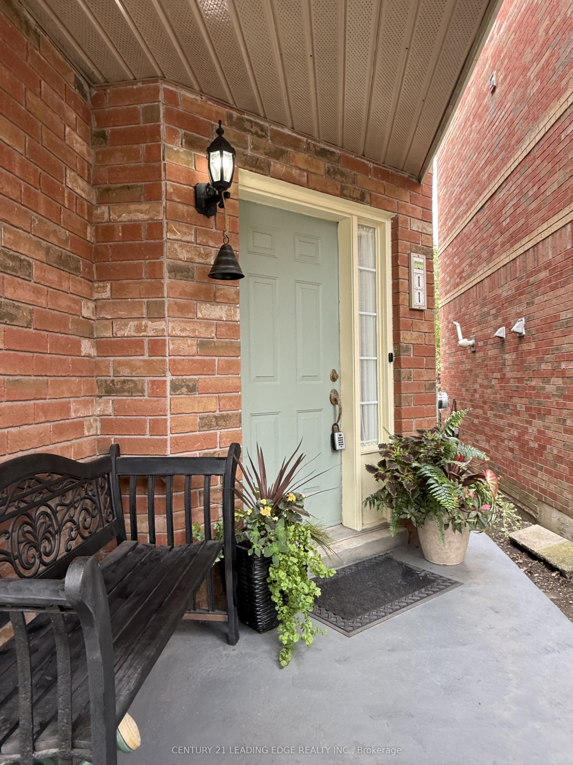 11 Guildpark Pathway, Toronto — Condo Town for sale, photo 1