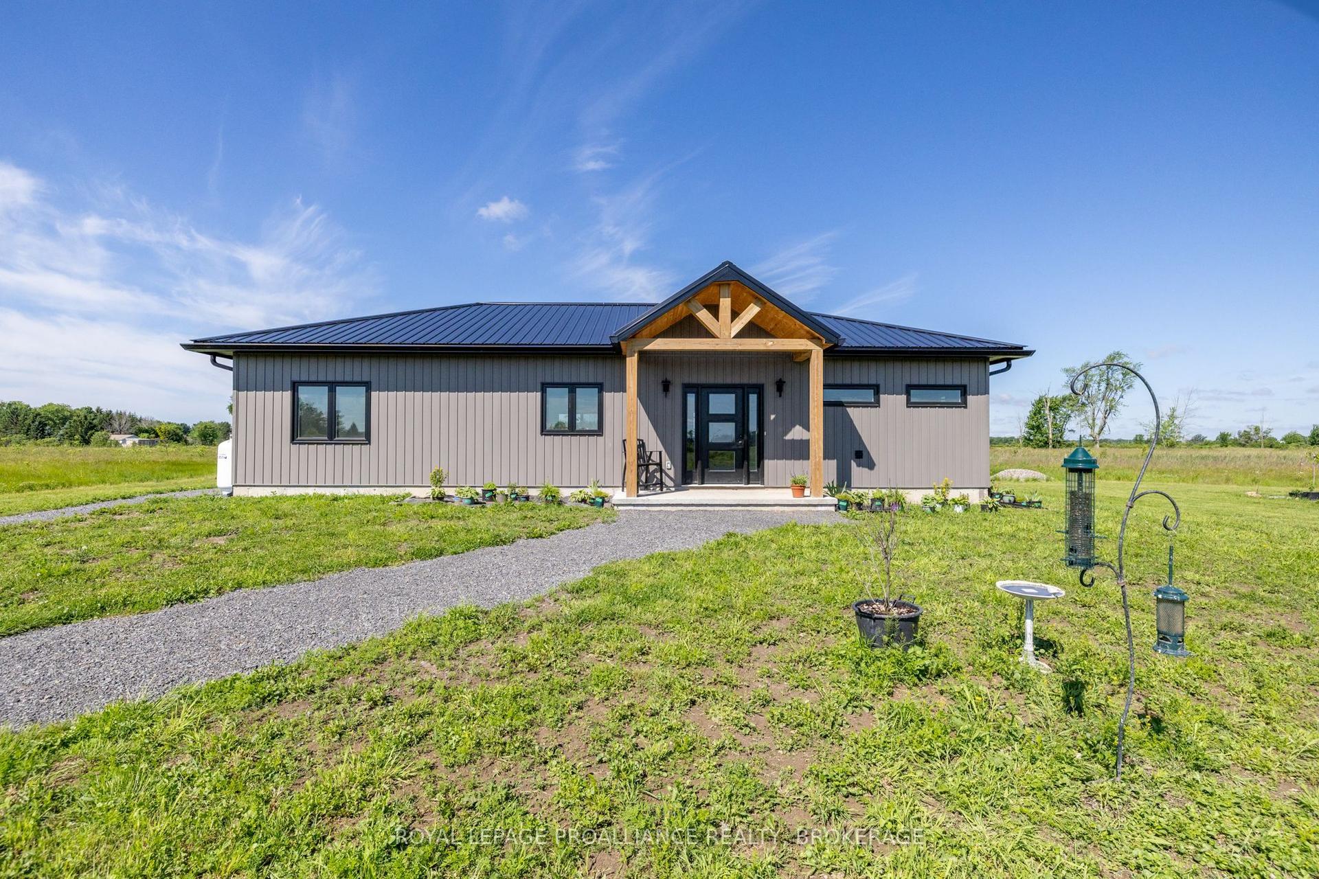 292 Kyes Road, Front of Leeds & Seeleys Bay — Detached for sale, photo 1
