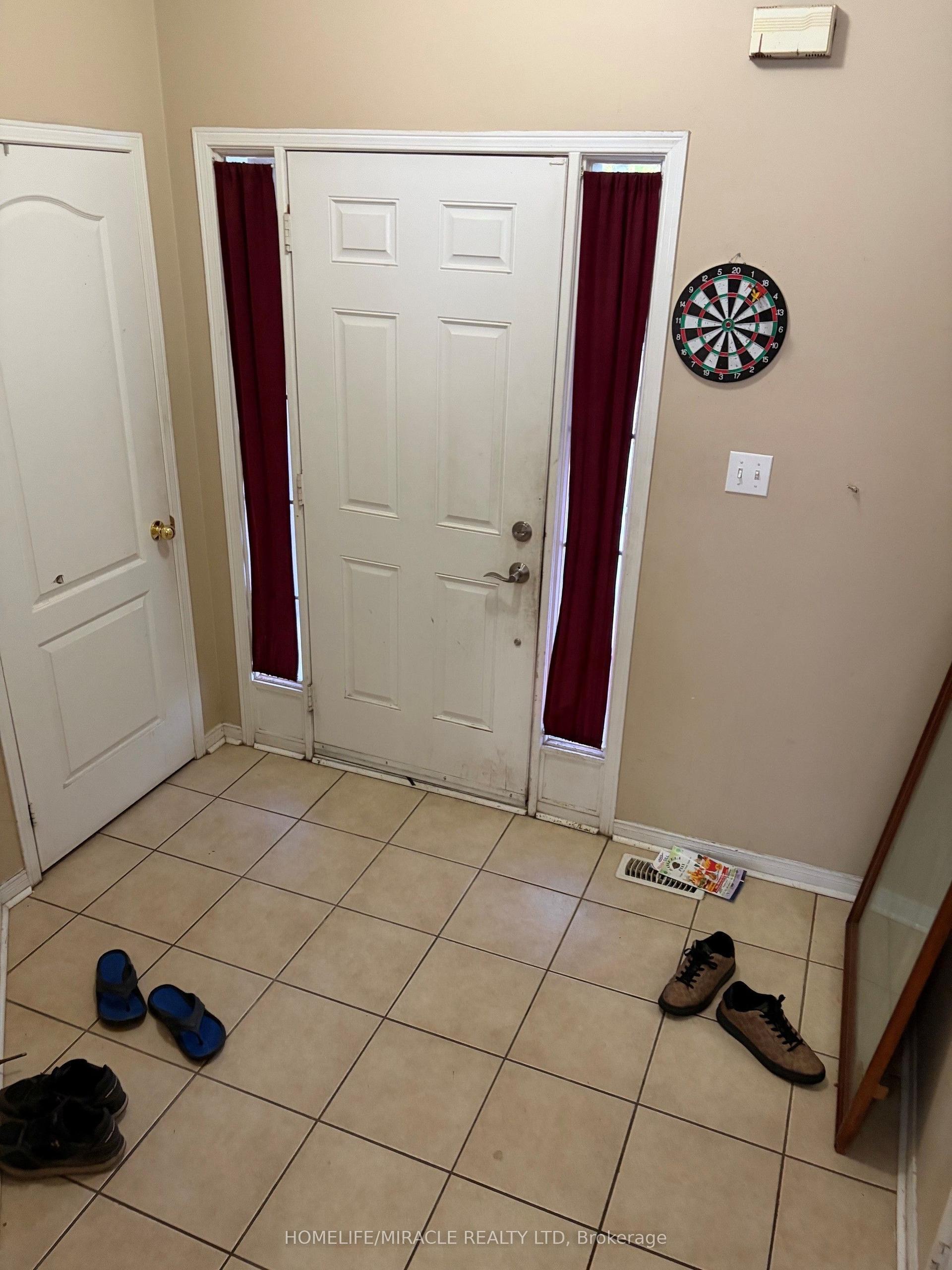 40 Crannyfield Drive, Brampton — Semi-Detached for lease, photo 1