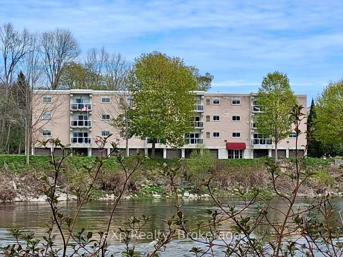 85 William Street N 202 #202, Brockton — Condo for sale, photo 1