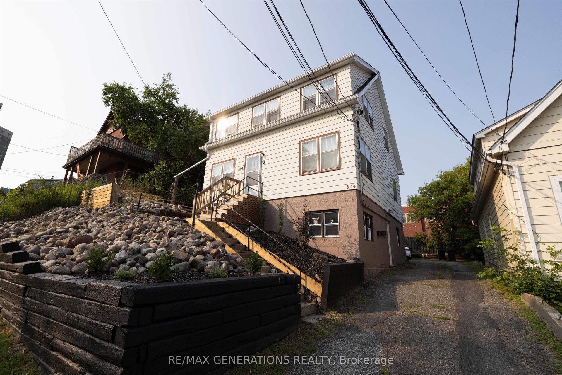 334 PEARL Street, Thunder Bay — Multiplex for sale, photo 1