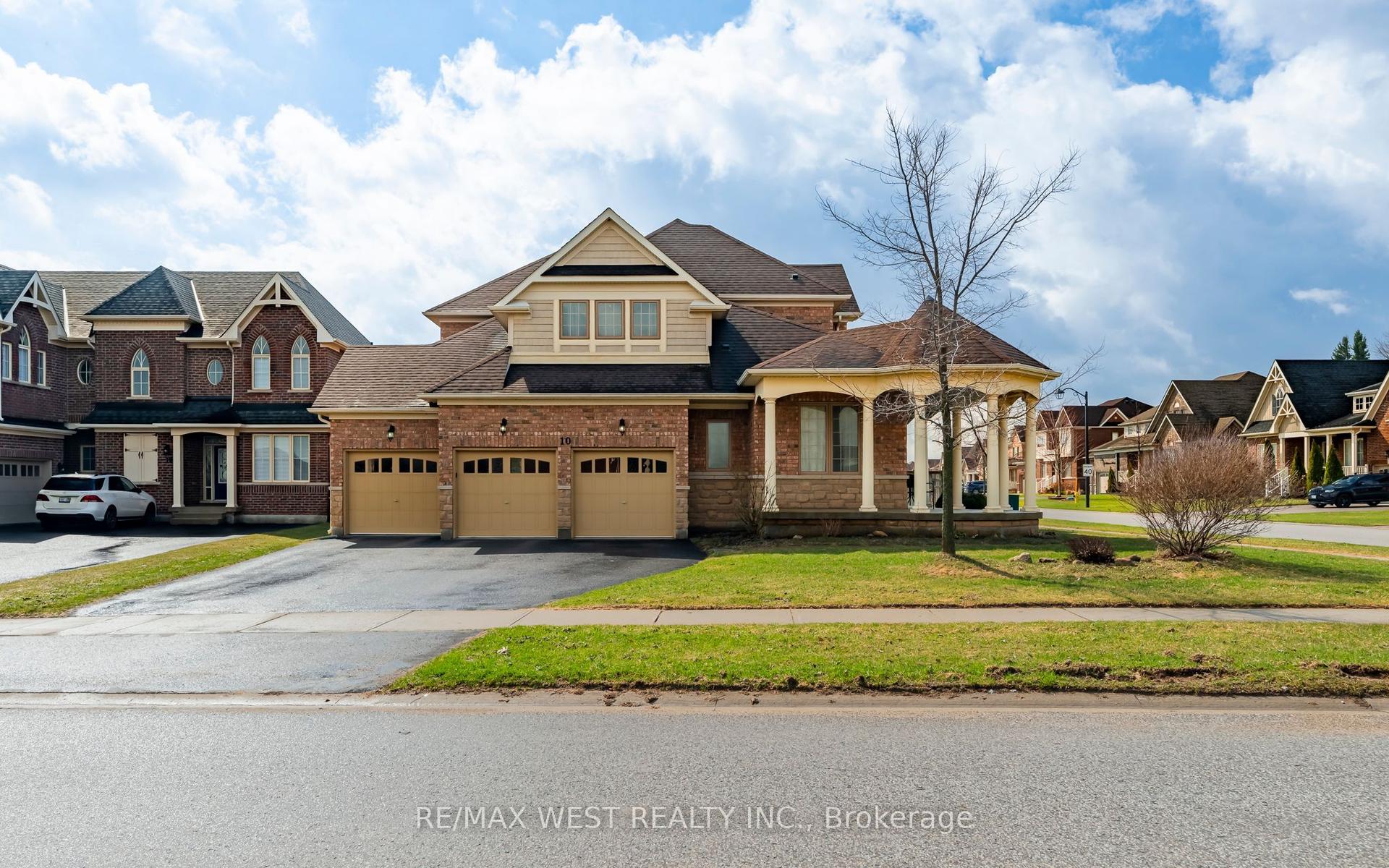 10 Stonegate Avenue — photo 1