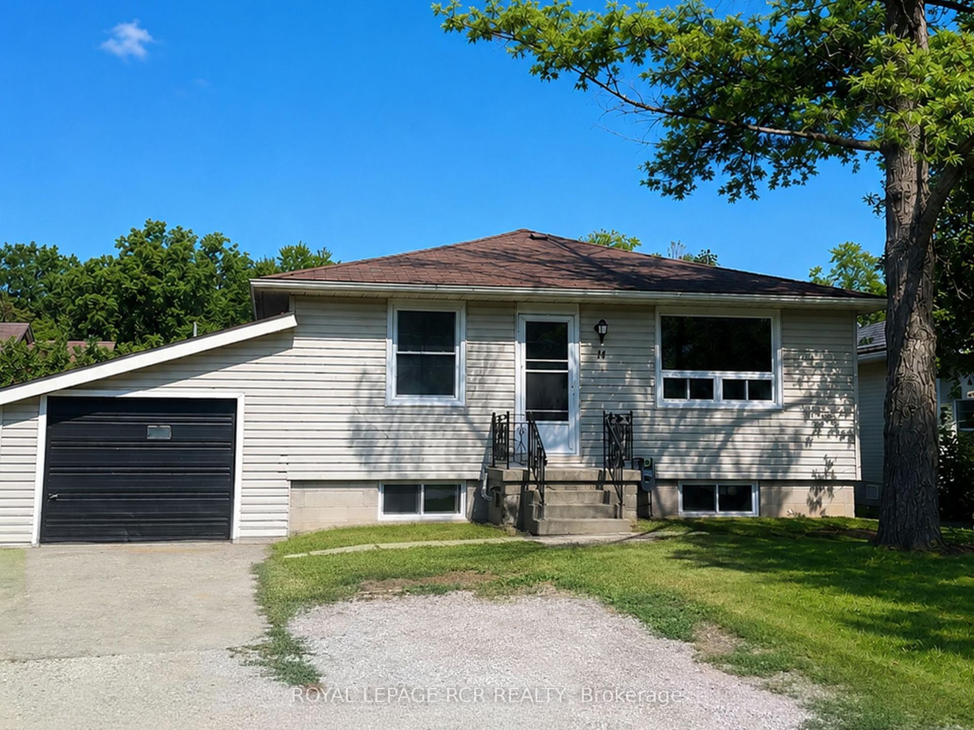 11 Jacksons Point Avenue, Georgina — Detached for sale, photo 1