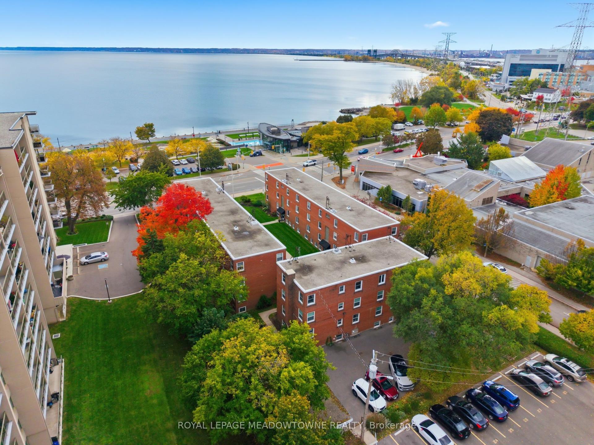 1351 Lakeshore Road 15 #15, Burlington — Condo for sale, photo 1
