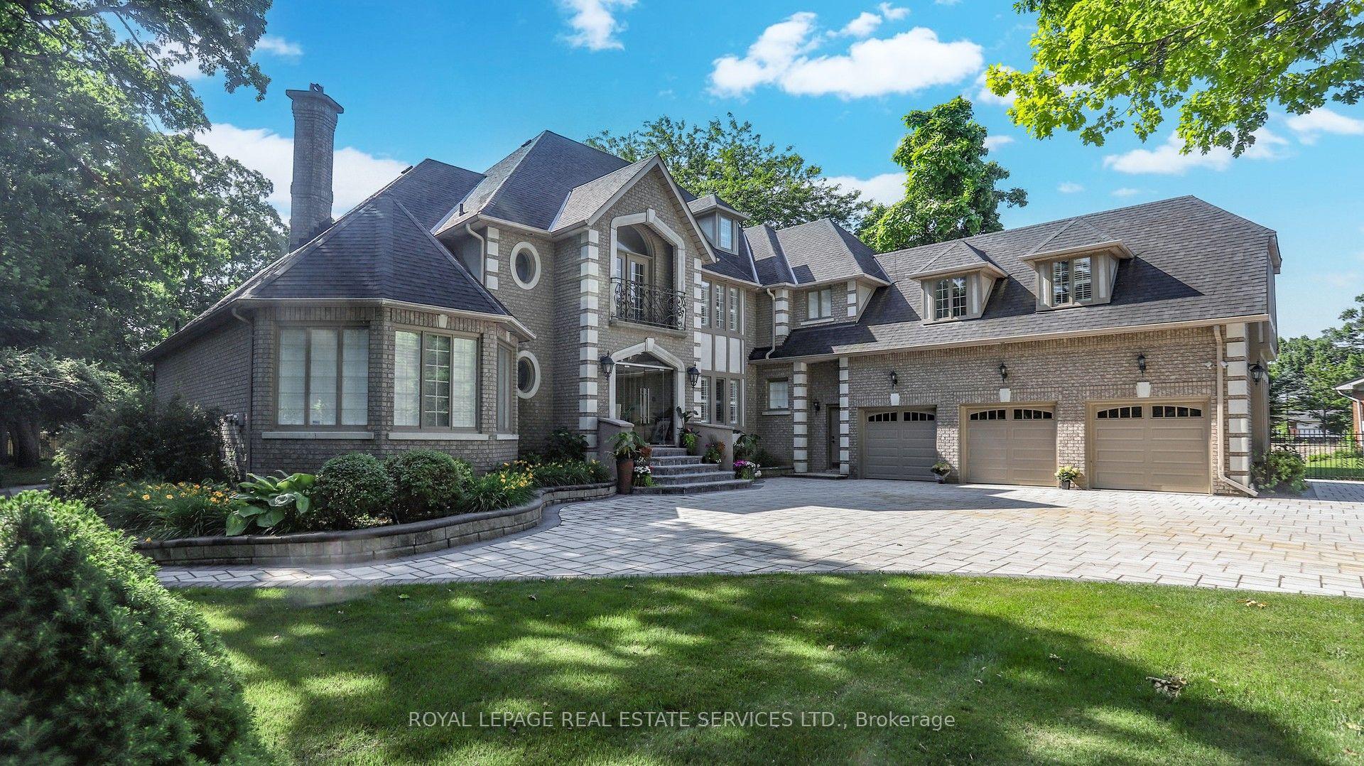 2416 Mississauga Road — photo 1