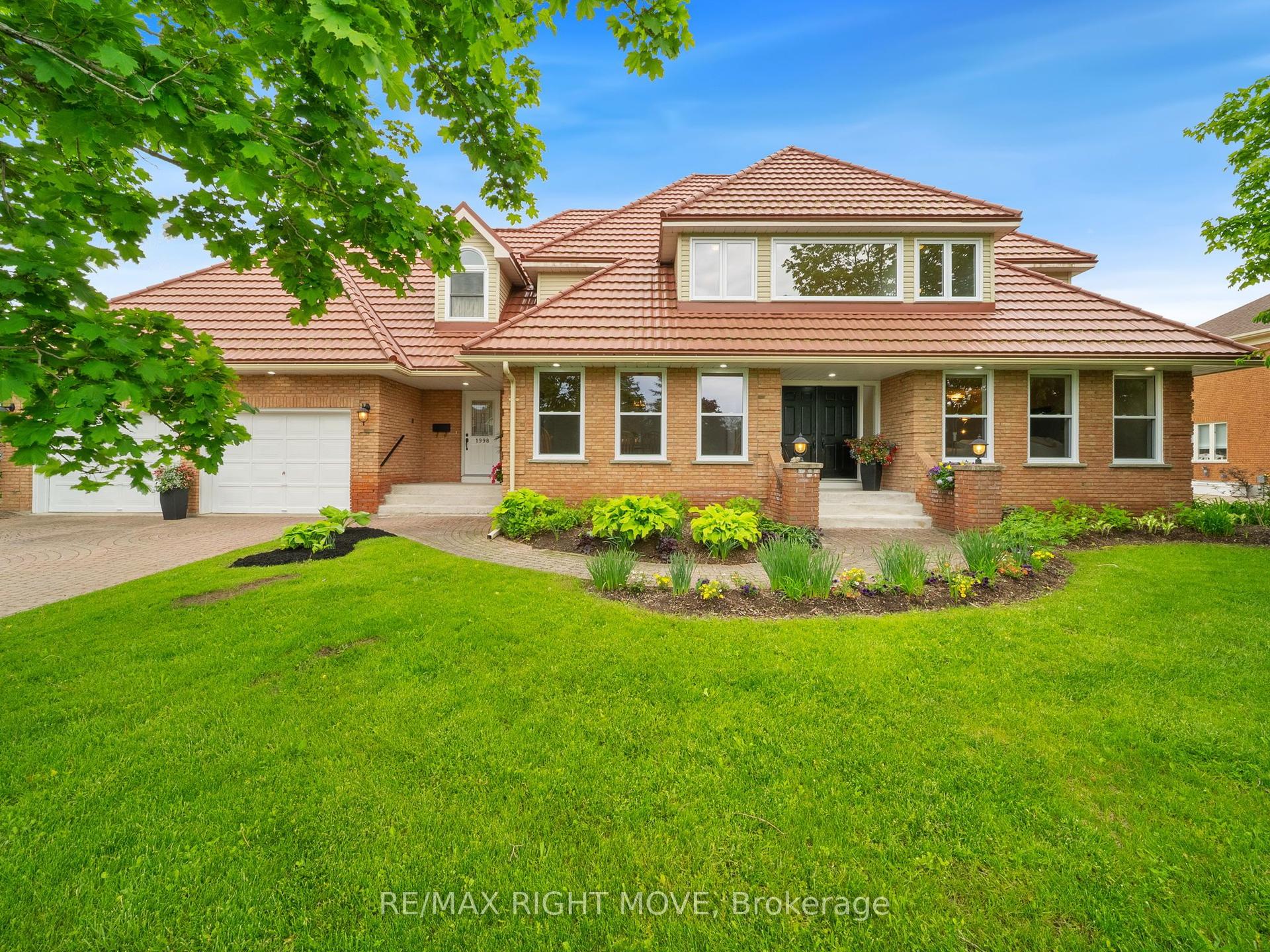 1998 Voyageur Circle — photo 1