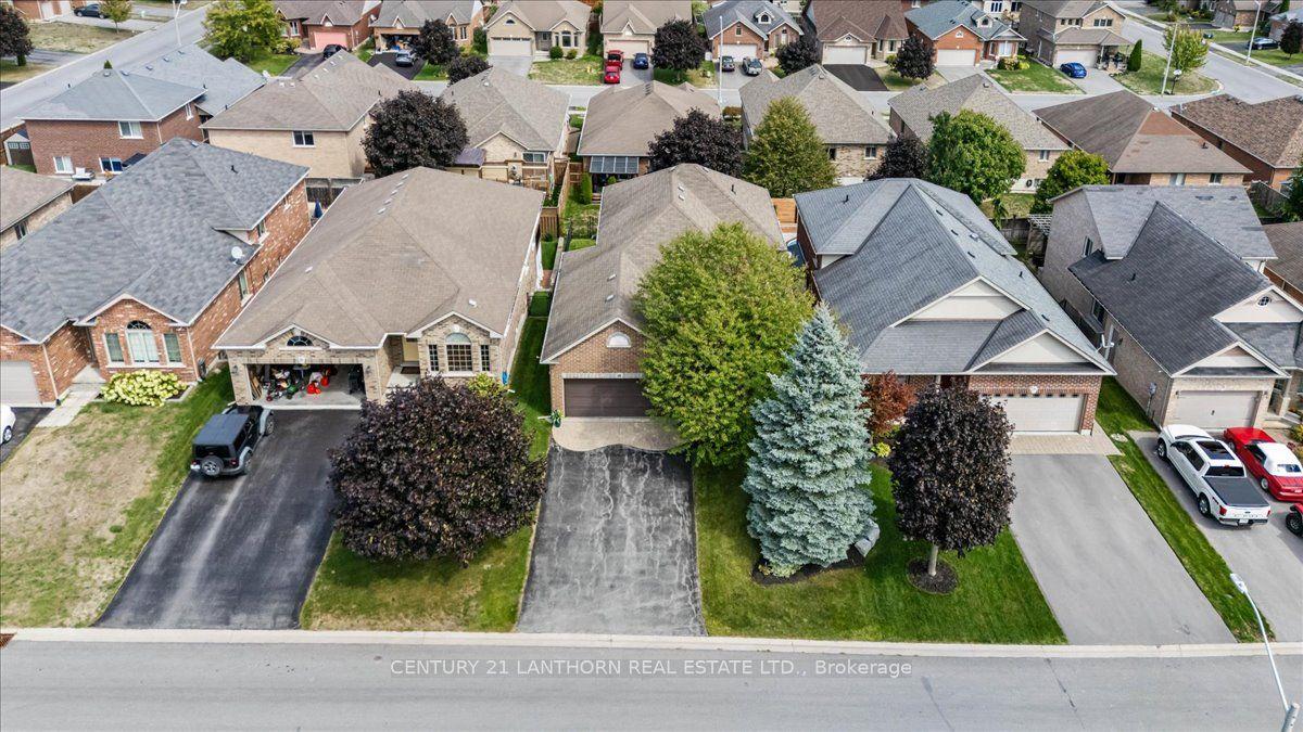 18 McDougall Drive, Belleville — Detached for sale, photo 1