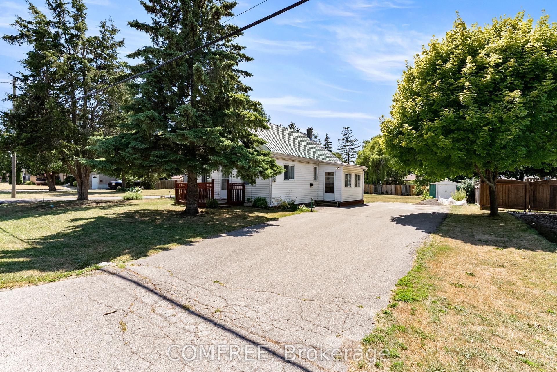 110 Gilbert Street, Belleville — Detached for sale, photo 1