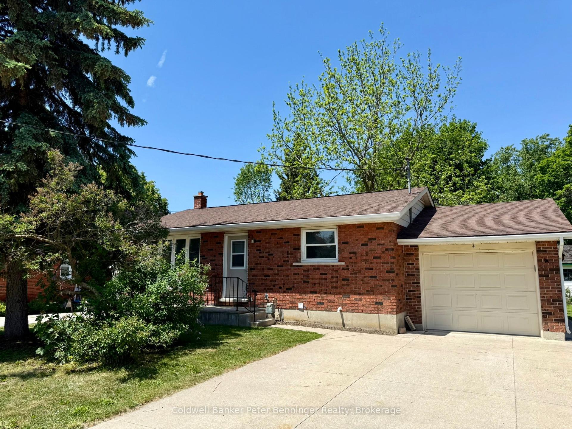 4 Huron Street — photo 1