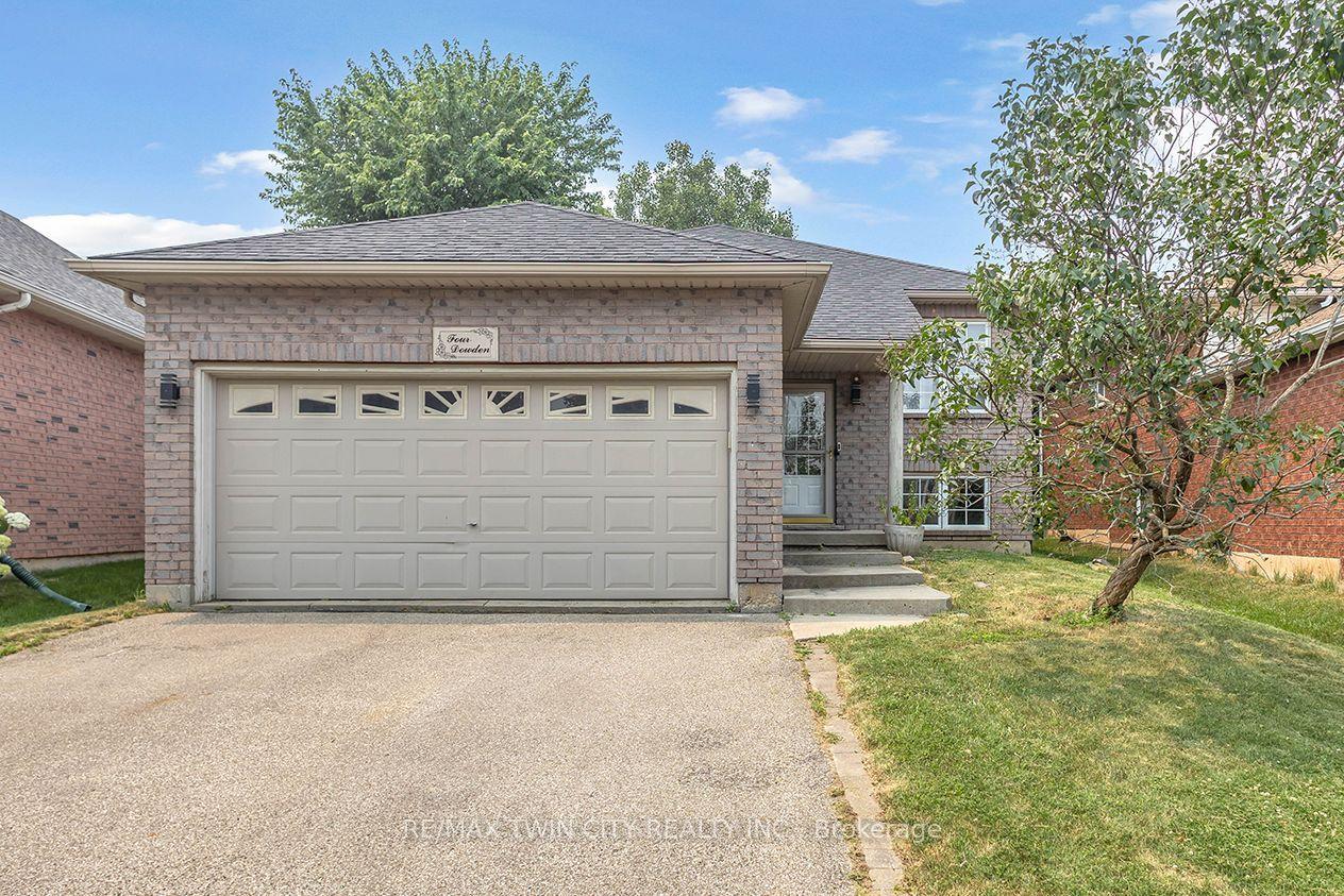 4 Dowden Avenue, Brantford — Detached for sale, photo 1