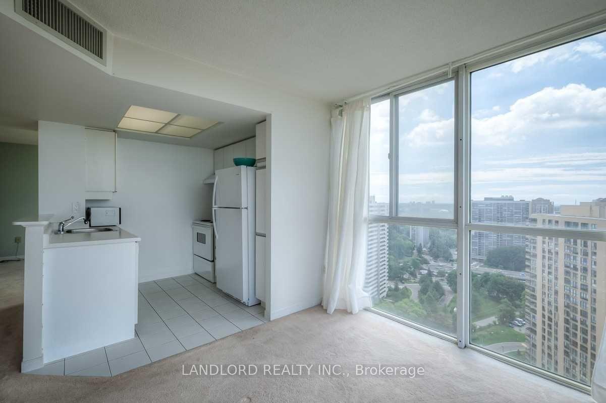 5 Concorde Place 2504 #2504 — photo 1
