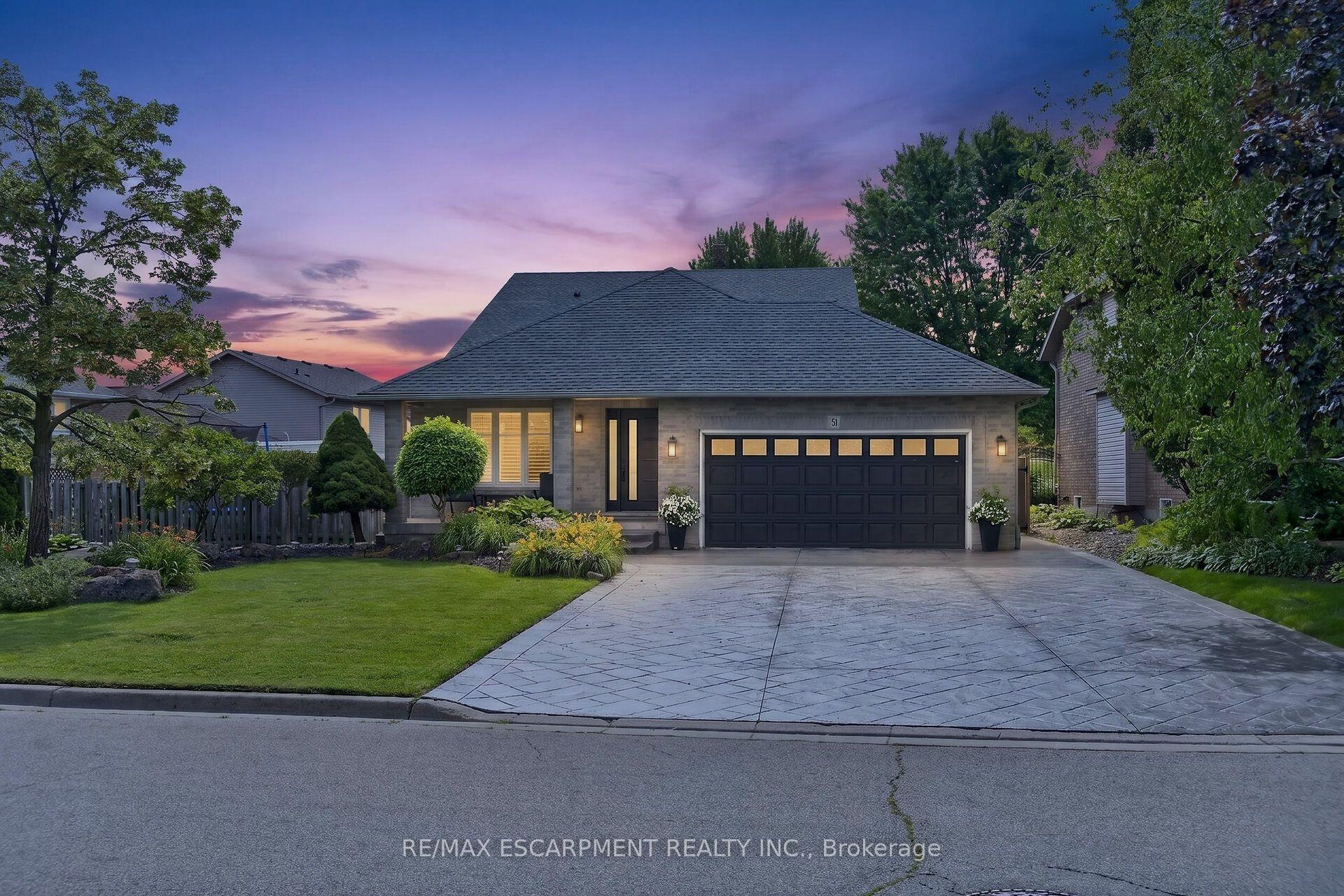 51 Cabriolet Crescent, Hamilton — Detached for sale, photo 1