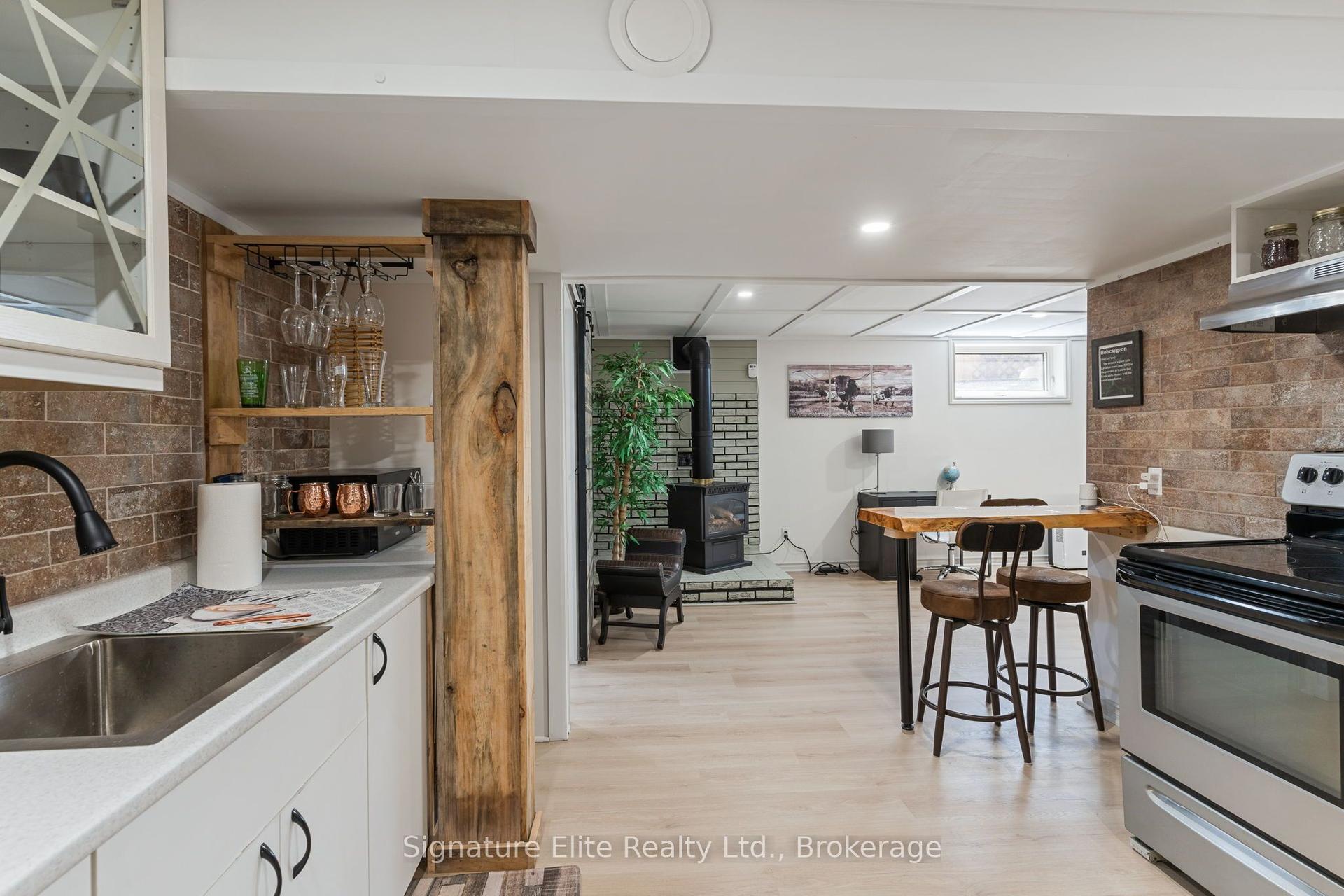 35 Cedartree Lane — photo 1