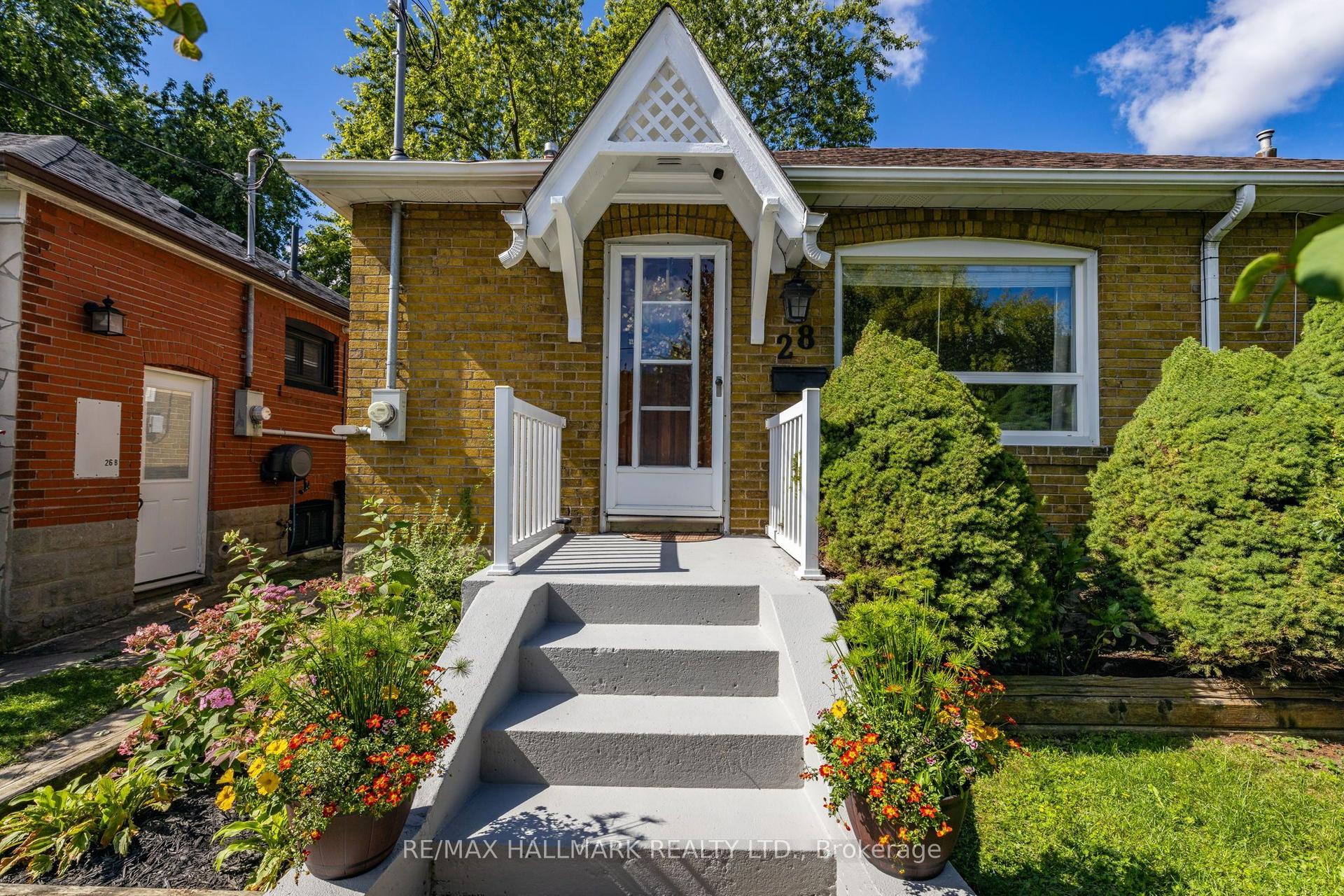28 Thora Avenue, Toronto — Semi-Detached for sale, photo 1