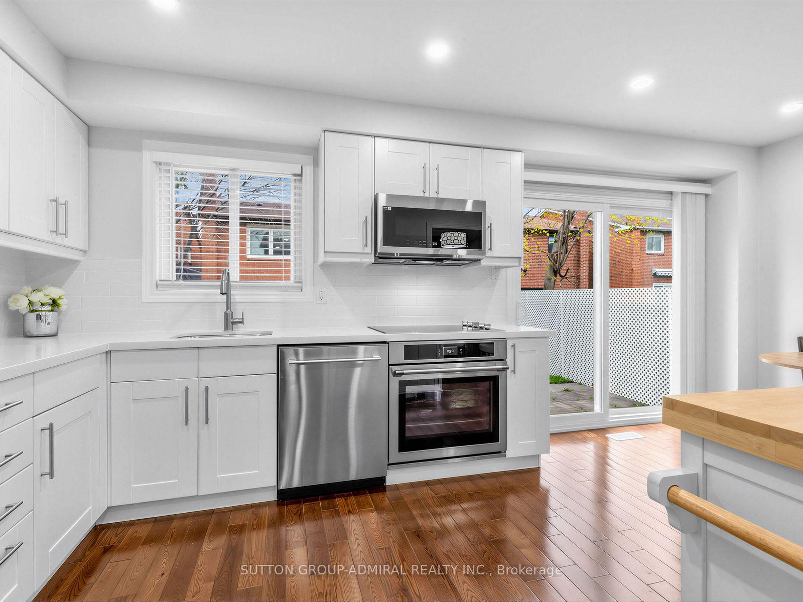 155 Mabley Crescent — photo 1