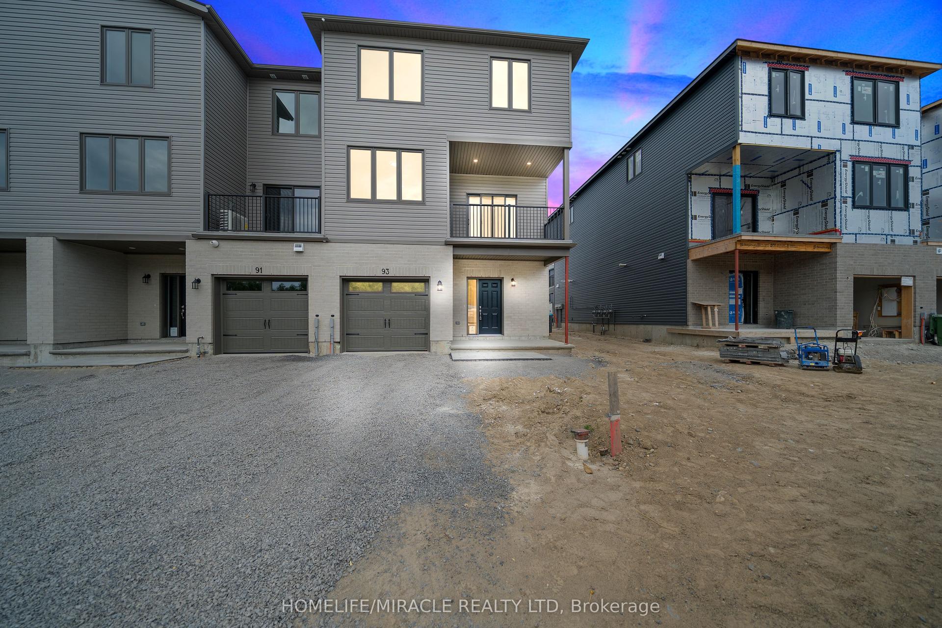 93 Buchanan Avenue — photo 1