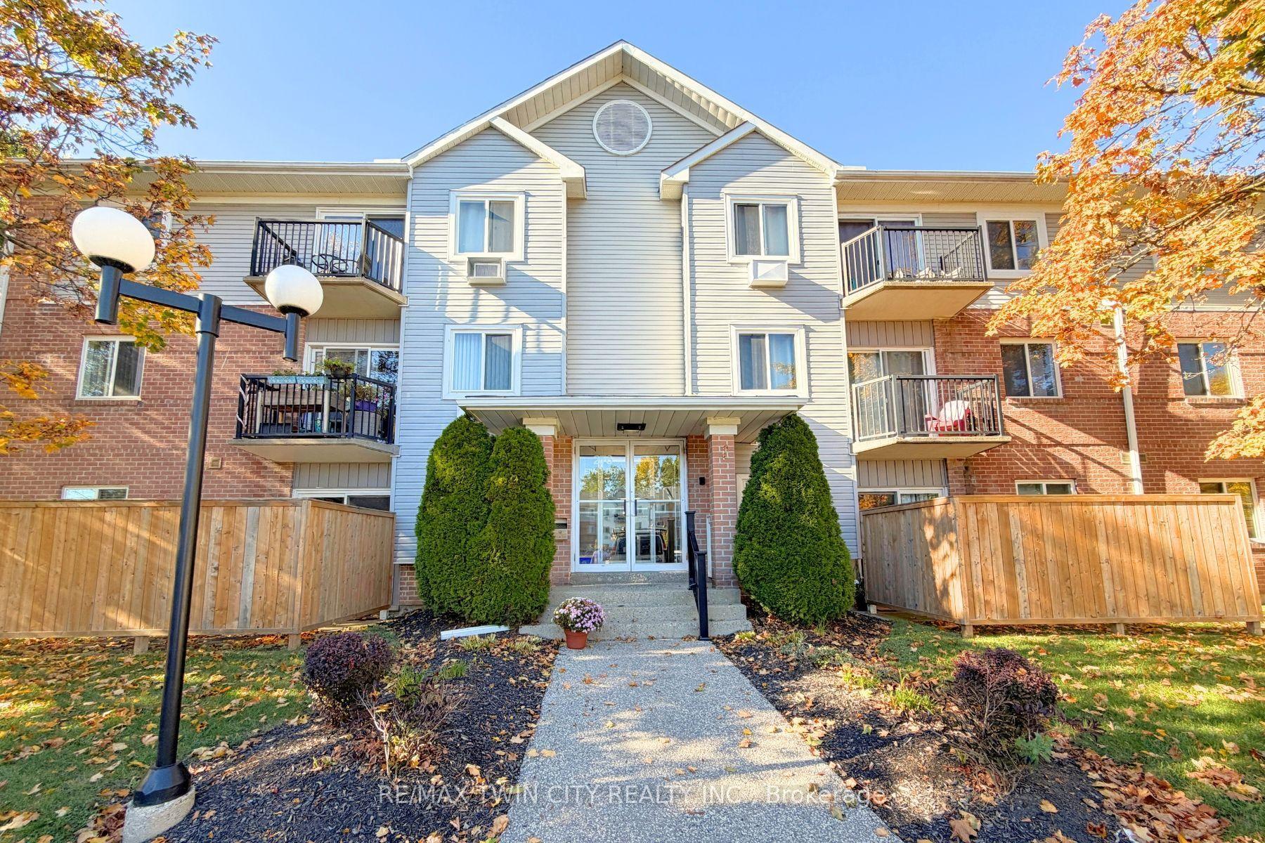 276 Eiwo Court, Waterloo — Condo for lease, photo 1