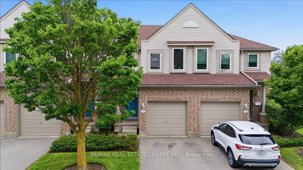 15 Roehampton Crescent, Guelph — Condo Town for sale, photo 1