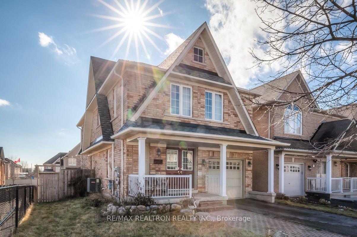41 Oceanpearl Crescent N, Whitby — Detached for lease, photo 1