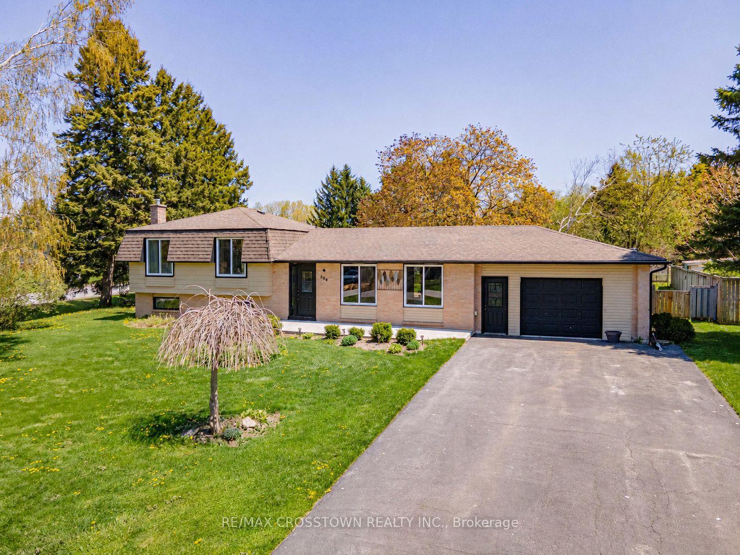 204 Camilla Crescent — photo 1