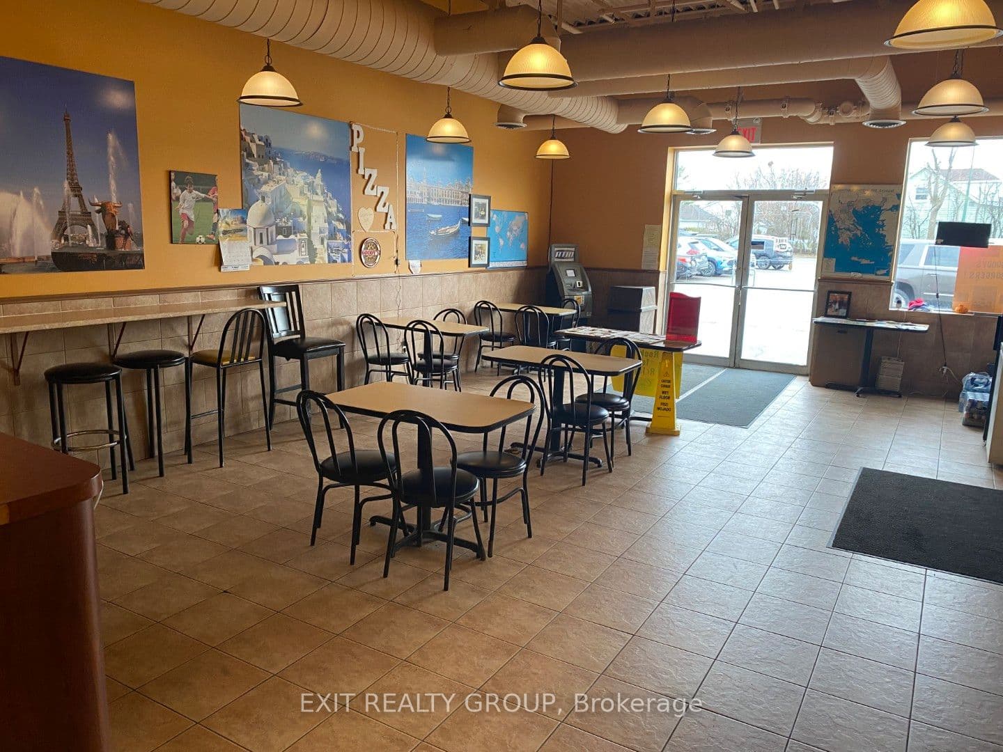 470 Dundas Street E — photo 1