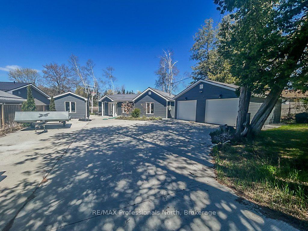 652 Robel Drive — photo 1