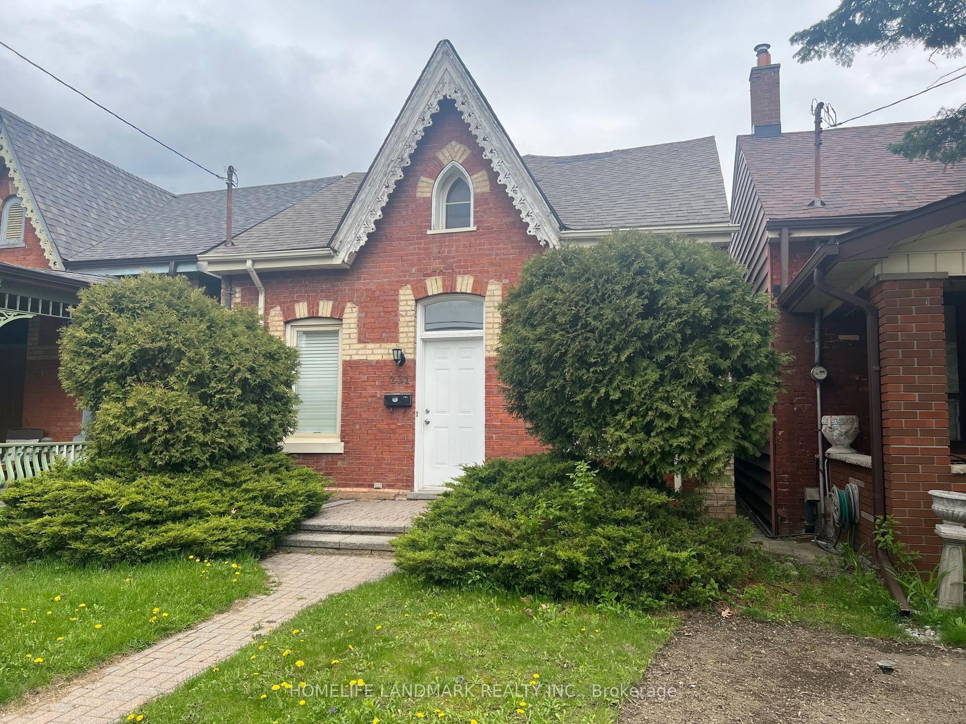 231 Clinton Street, Toronto — Detached for lease, photo 1