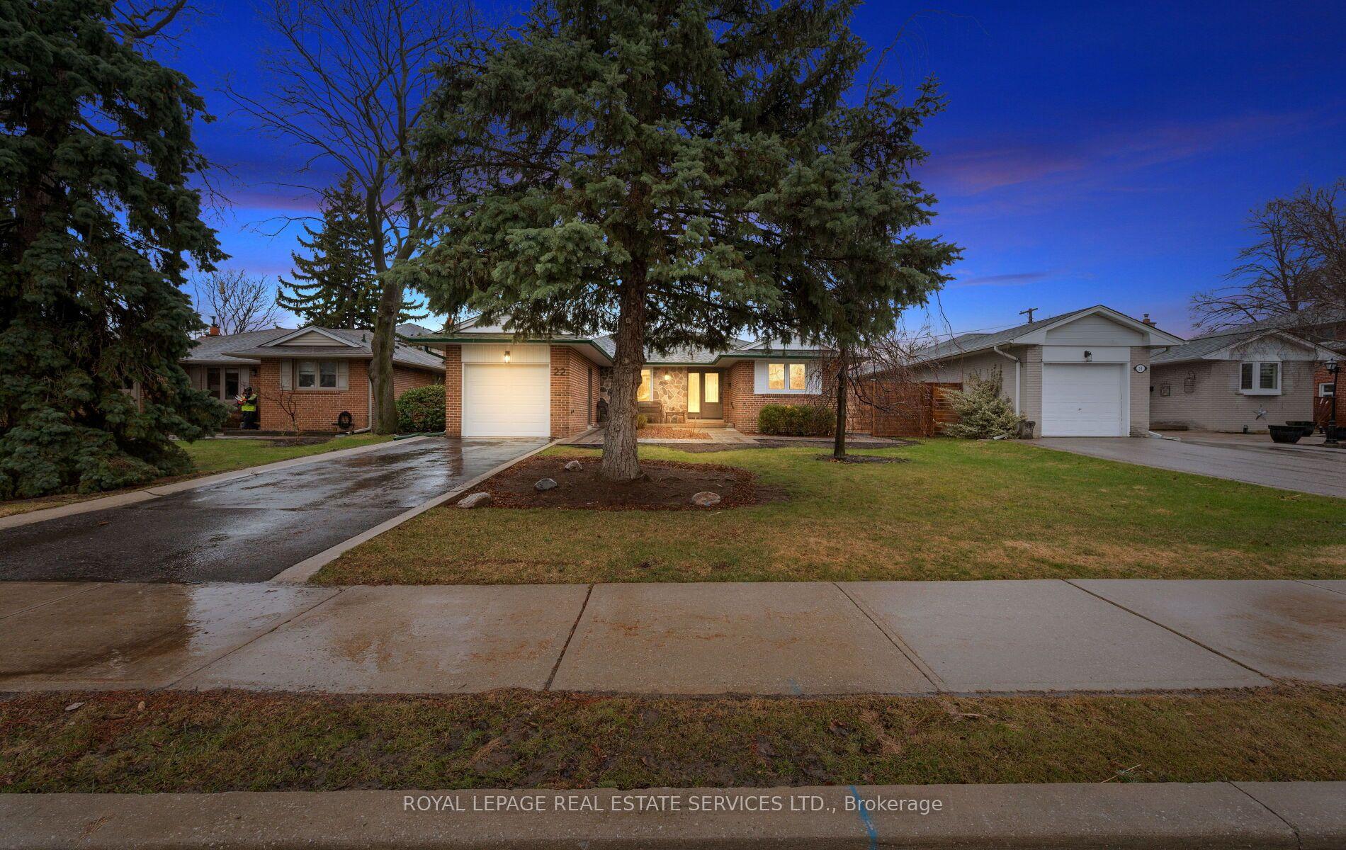 22 Arbroath Crescent, Toronto — Detached for sale, photo 1