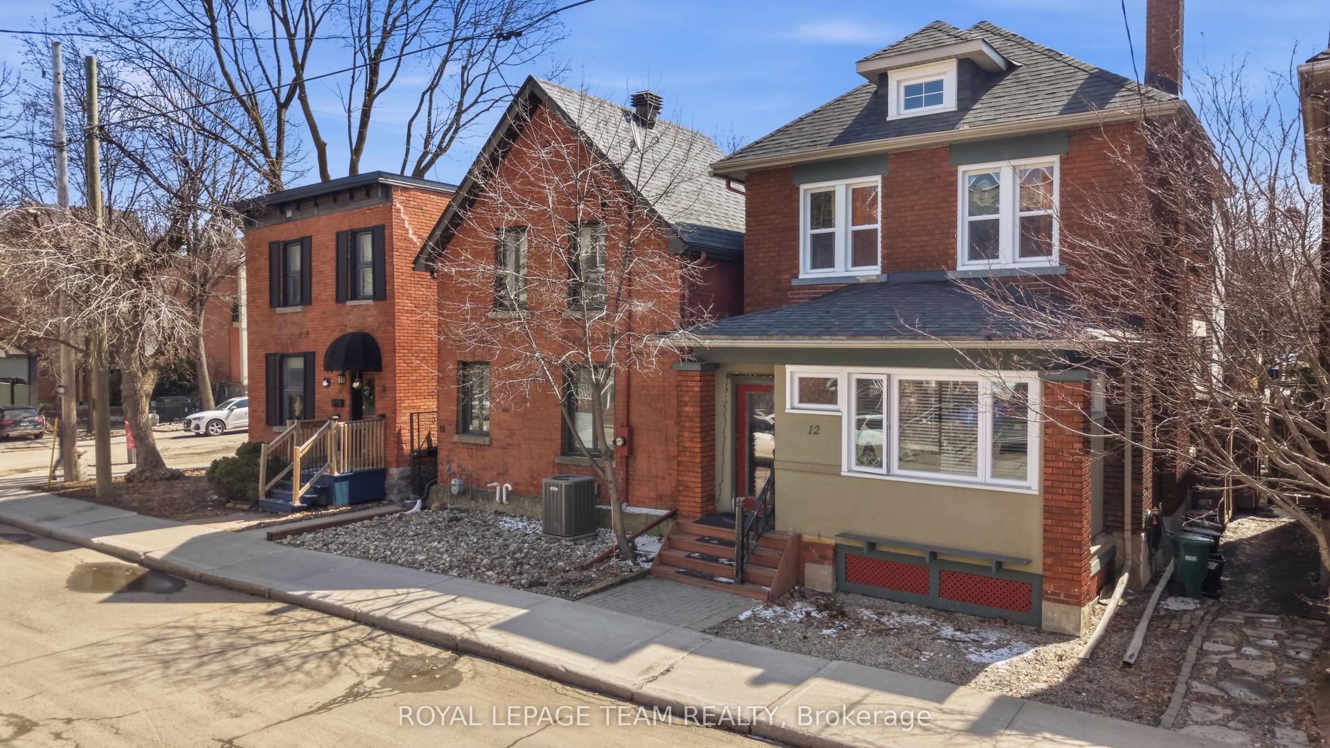 12 Lewis Street — photo 1
