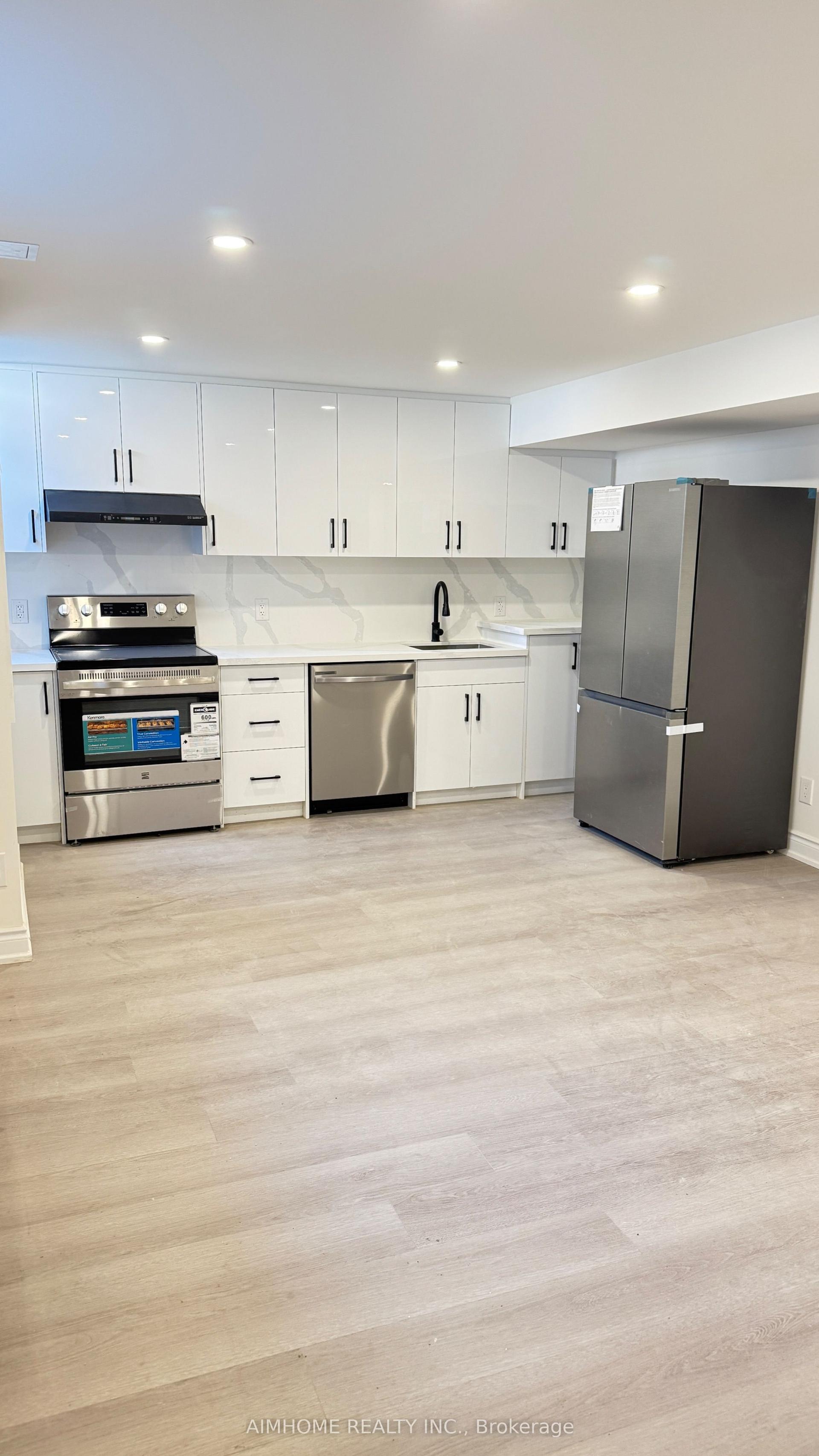 20 Clutterbuck Lane — photo 1