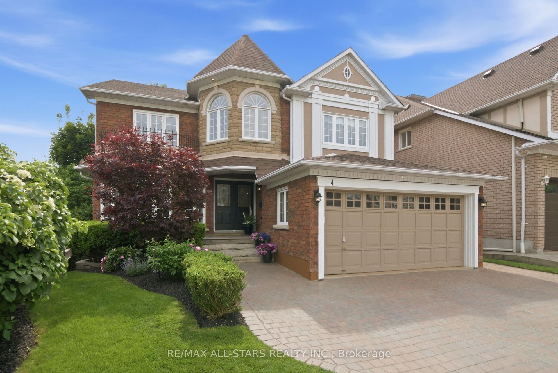4 Dennis Drive — photo 1