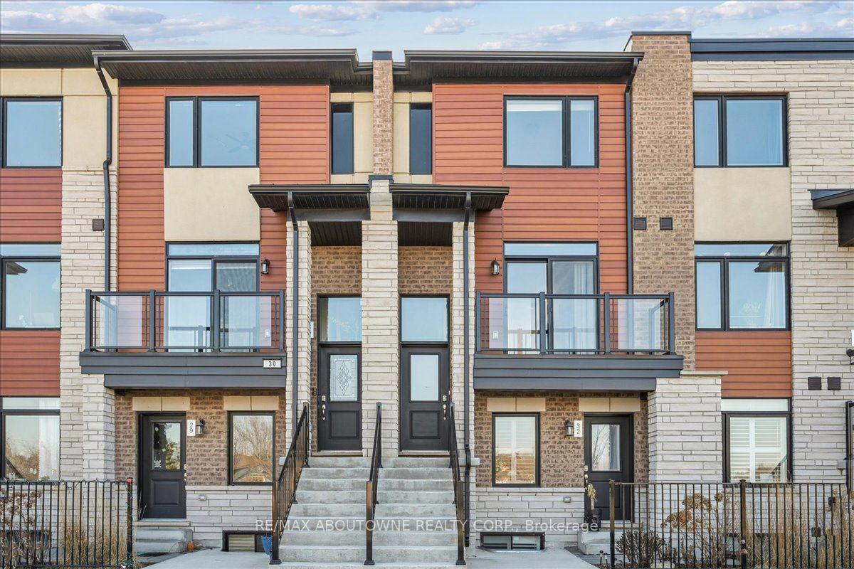 590 North Service Road 31 #31, Hamilton — Condo Town for sale, photo 1