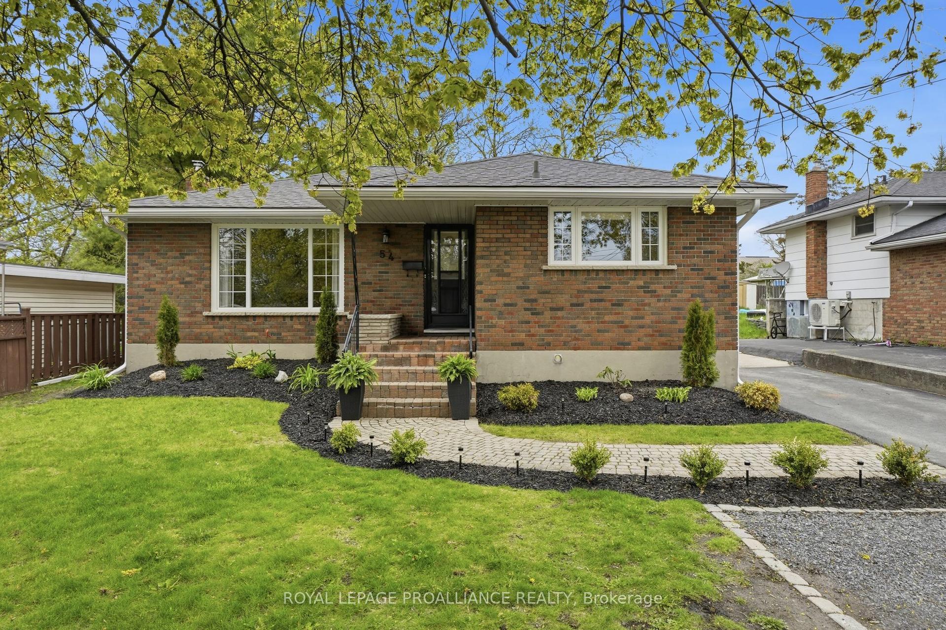 54 Craig Street — photo 1