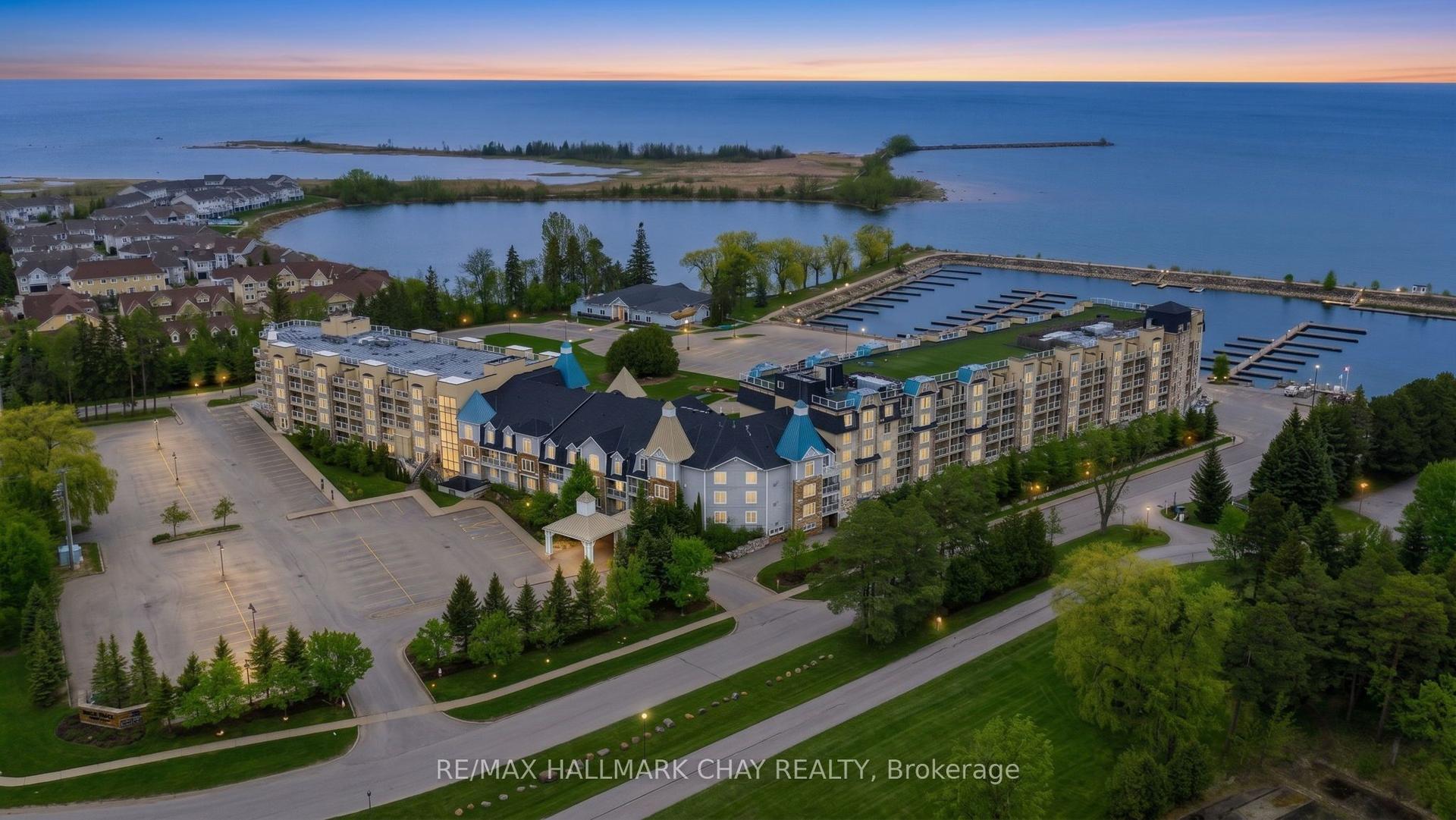 9 Harbour Street E 6411/6413 #6411/6413, Collingwood — Condo for sale, photo 1